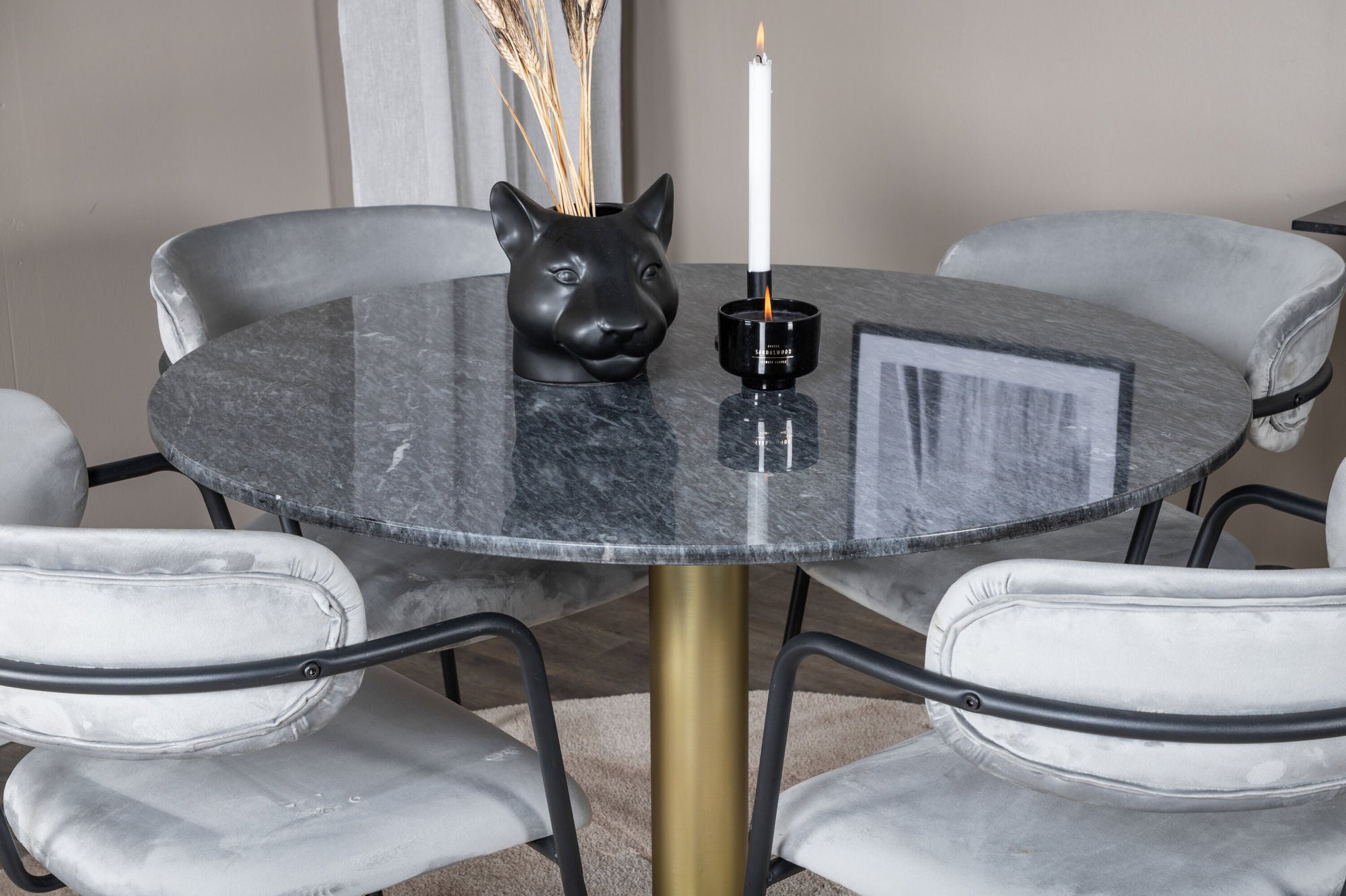Venture Home Estelle rund spisebord ø106 H75 - Black / Brass+Arrow armchair - Black Legs - Grey Velvet_4