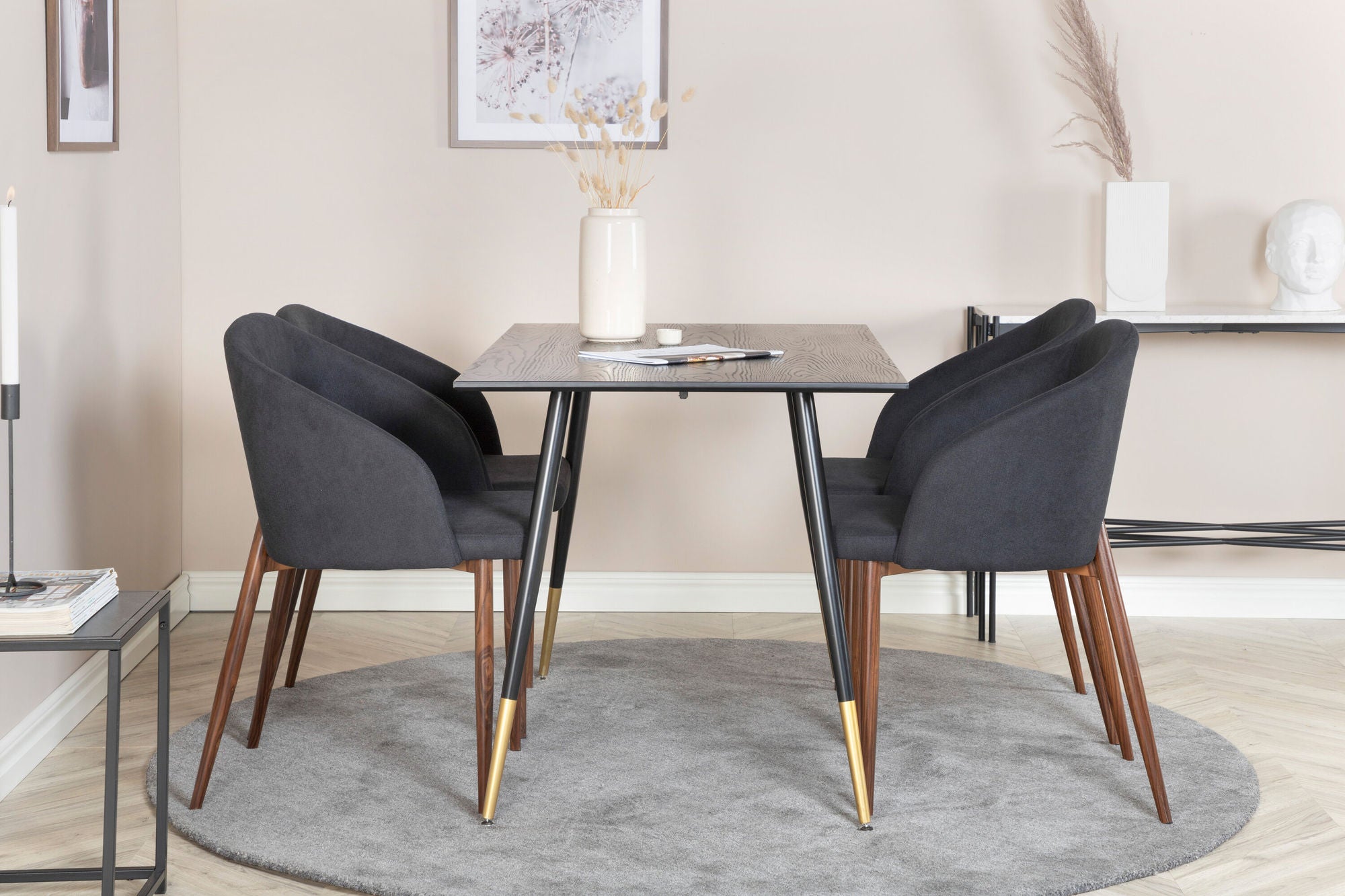 Venture Home Dipp spisebord - 120 cm - Black Veneer - Black Legs w. Brass dipp+Arch Spisebordsstol - Walnut Legs - Black Fabric_4