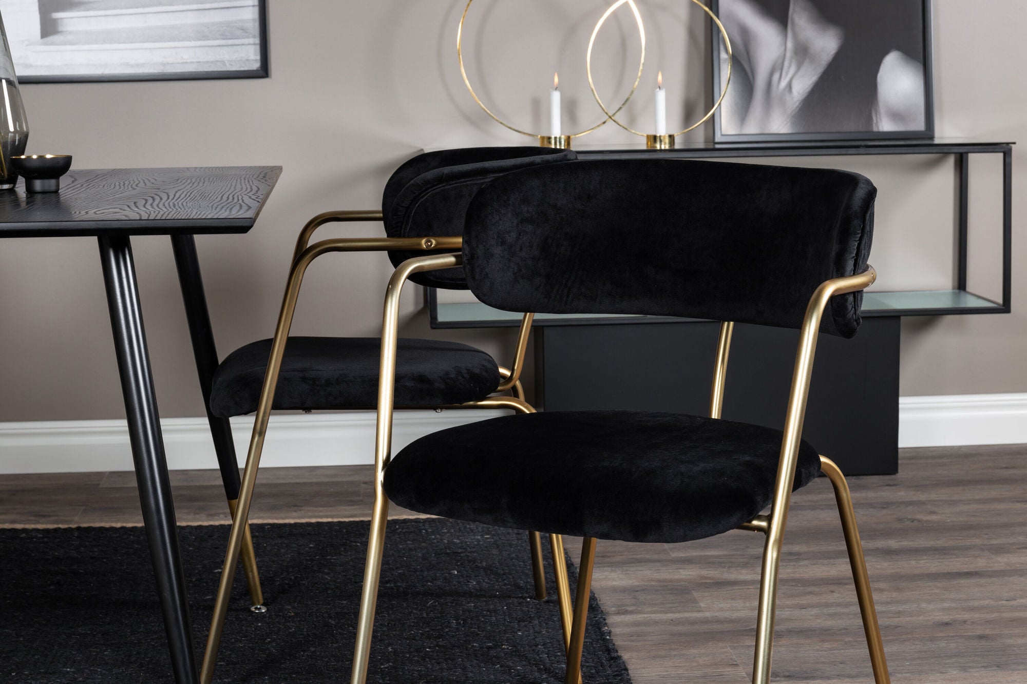 Venture Home Dipp spisebord - 120 cm - Black Veneer - Black Legs w. Brass dipp+Arrow armchair - Brass Legs - Black Velvet_4