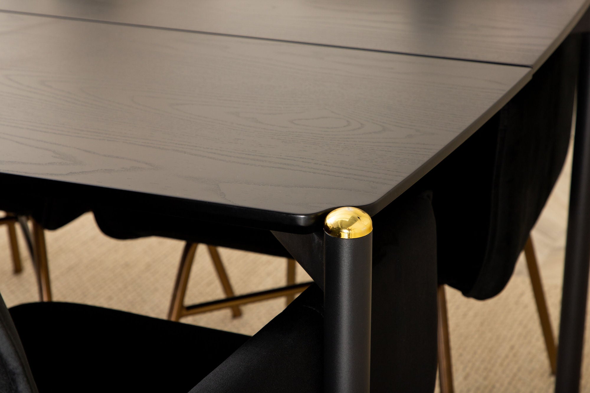 Venture Home Pelle spisebord , Black black Black+Petra stol , Distressed Copper Black Velvet_6