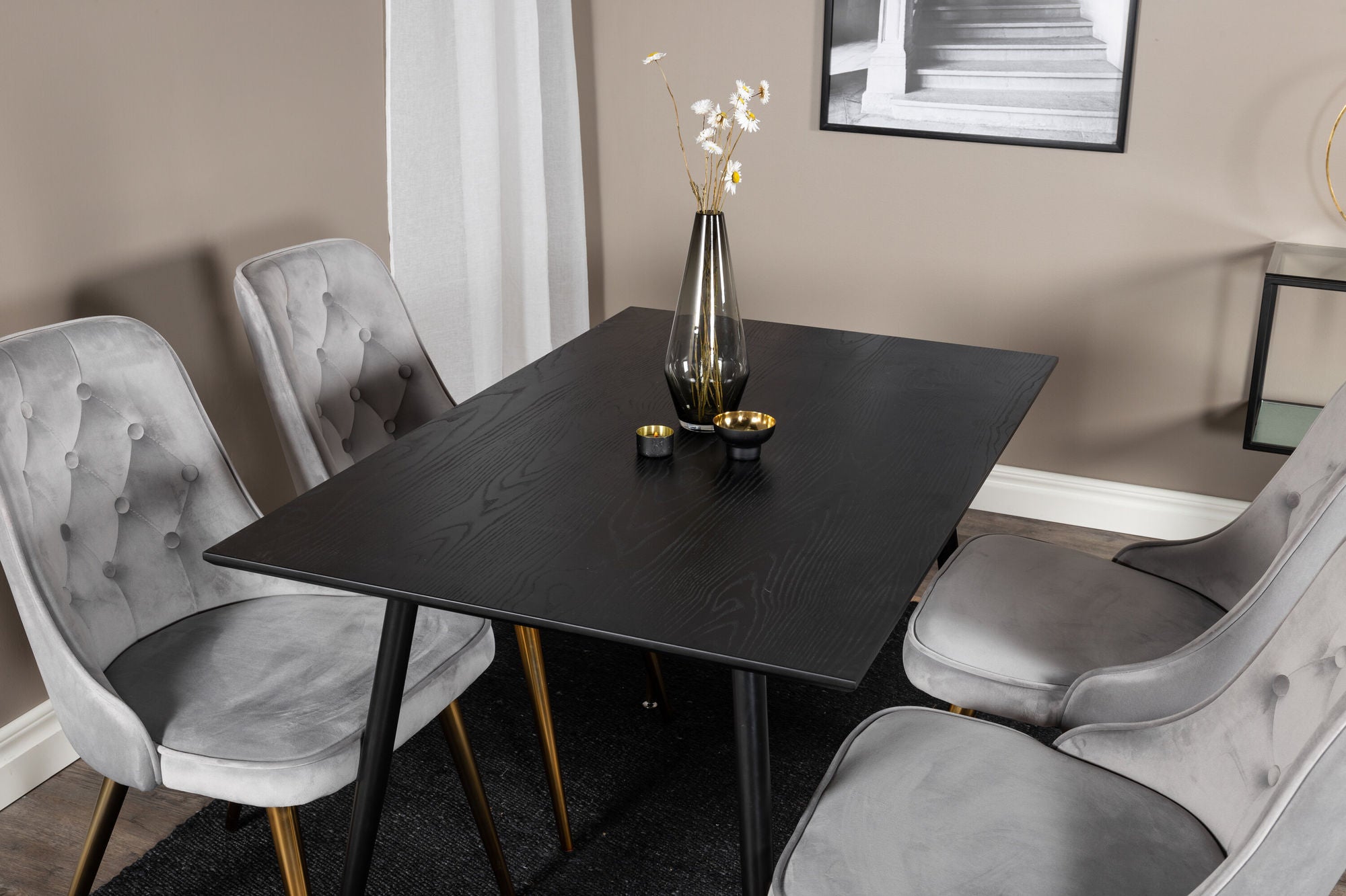 Venture Home Dipp spisebord - 120 cm - Black Veneer - Black Legs w. Brass dipp+Velvet Deluxe Spisebordsstol - Light Grey / Brass_4