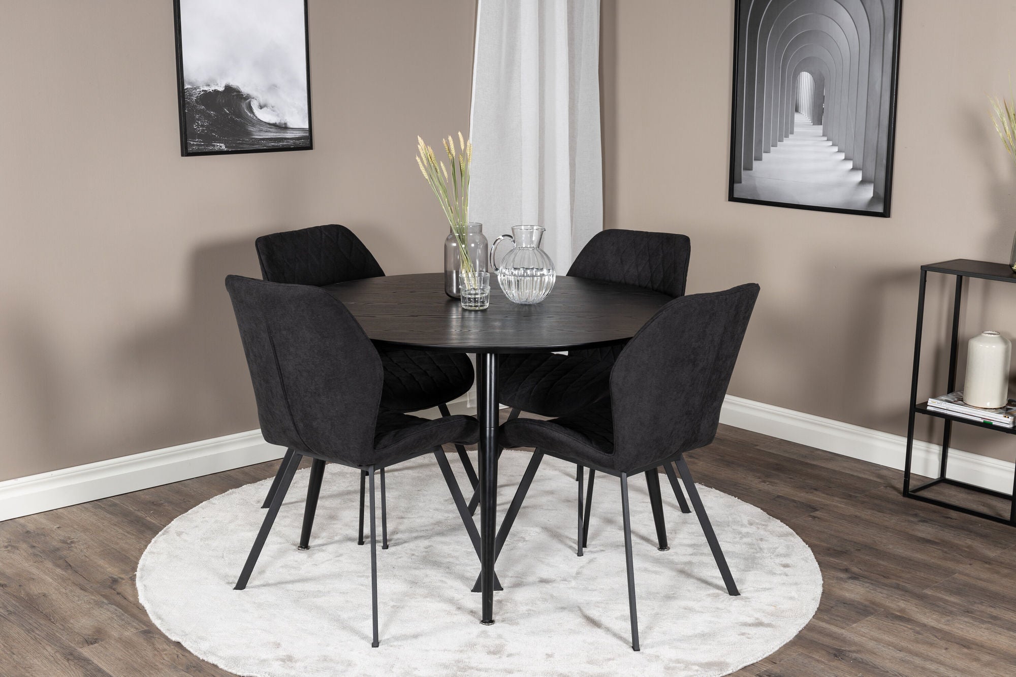 Venture Home Dipp spisebord - 115cm - Black Veneer / All black legs +Gemma Spisebordsstol - Black Legs - Black Fabric_4