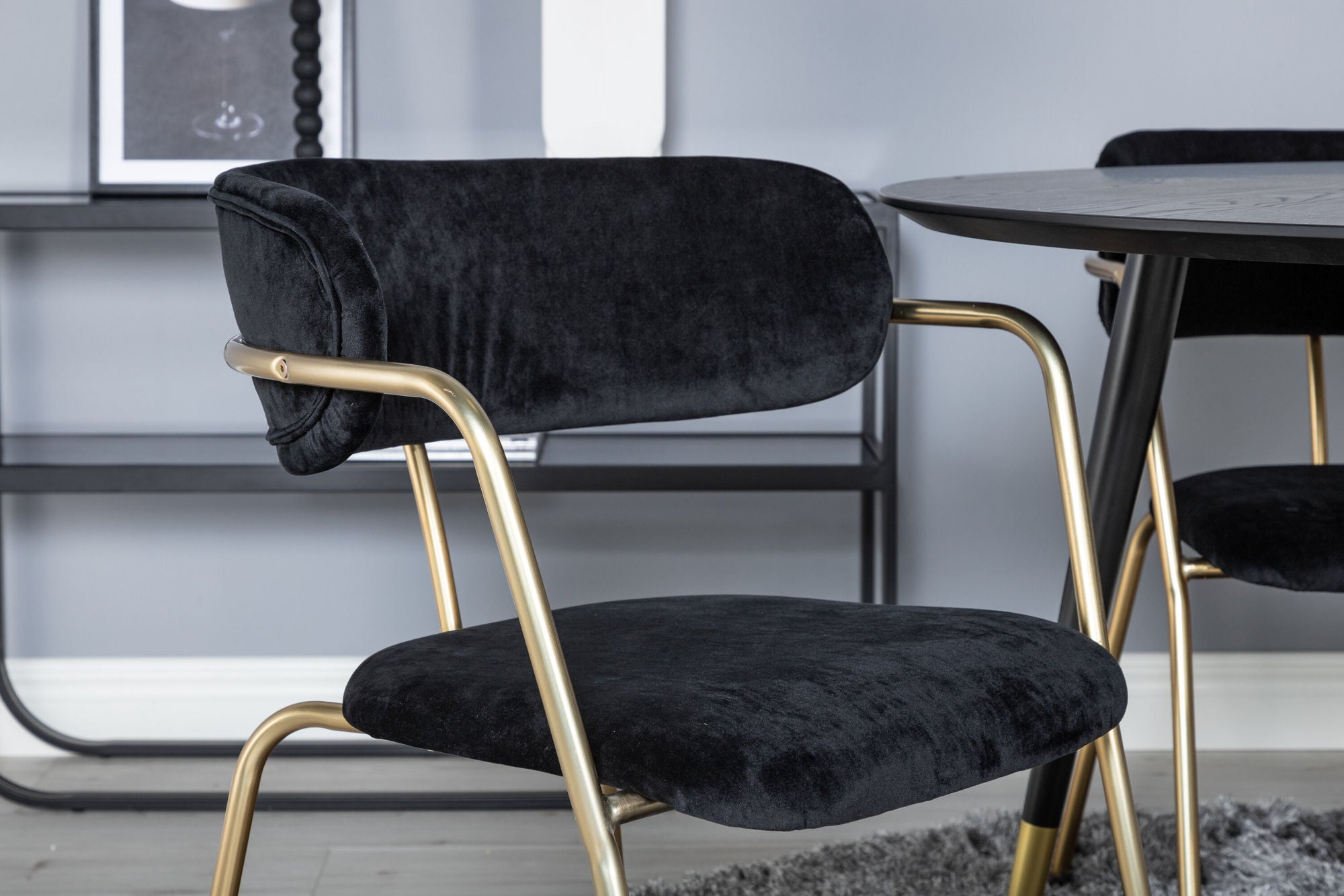 Venture Home Dipp spisebord - 115cm - Black / Black Brass+Arrow armchair - Brass Legs - Black Velvet_4