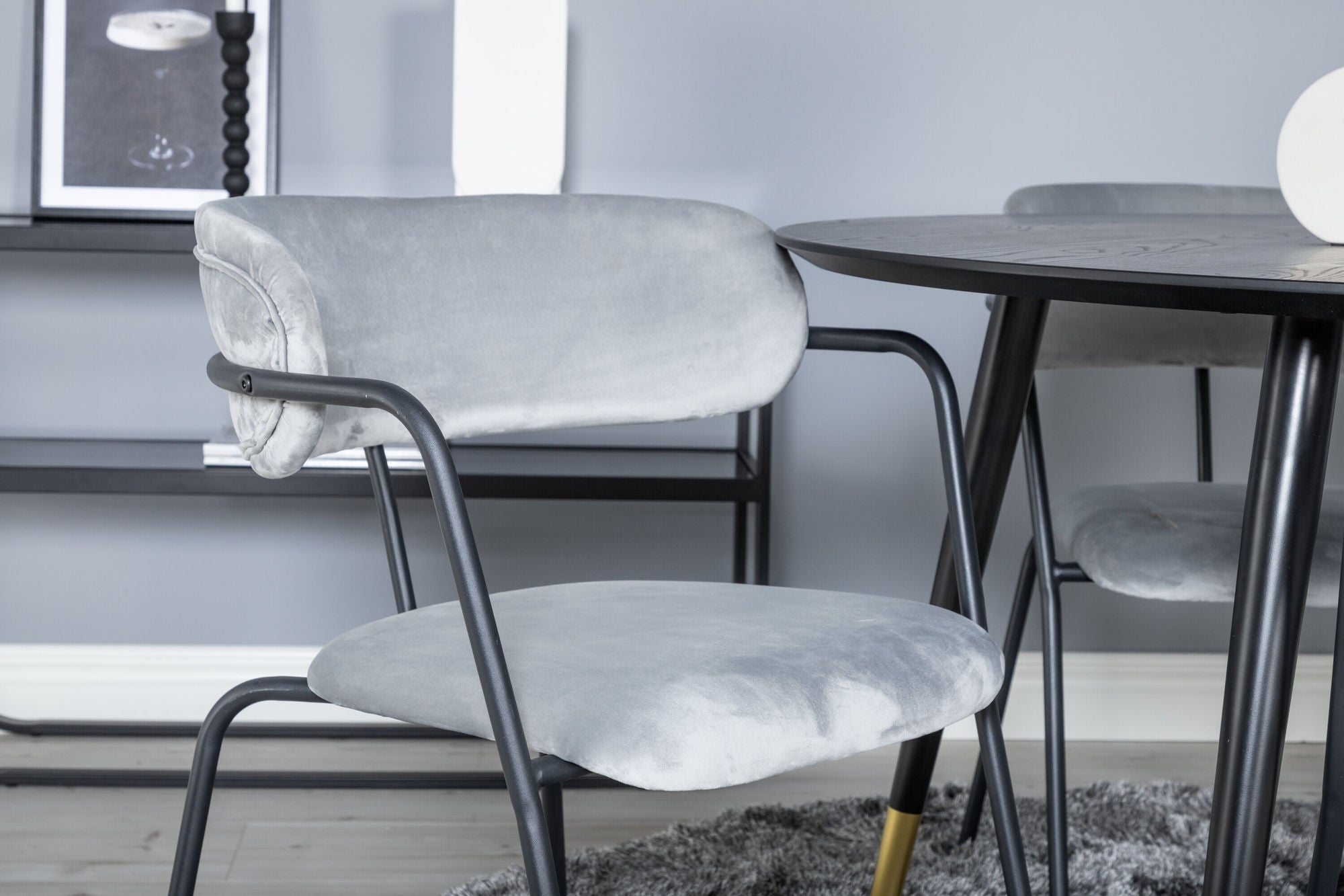 Venture Home Dipp spisebord - 115cm - Black / Black Brass+Arrow armchair - Black Legs - Grey Velvet_4