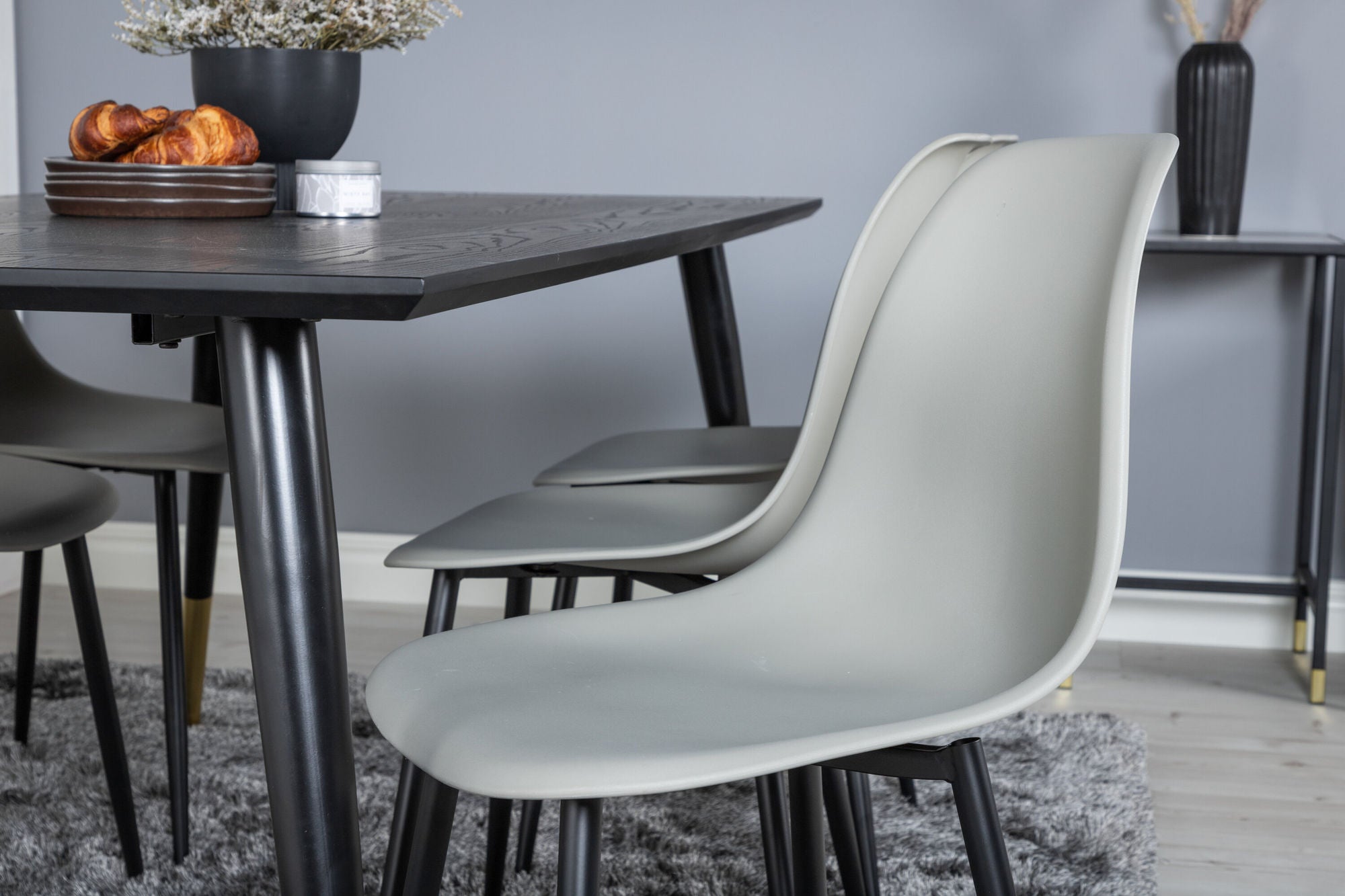 Venture Home Dipp spisebord - 180*90cm - Black / Black Brass+Polar Plastic Spisebordsstol - Black Legs / Grey Plastic_6