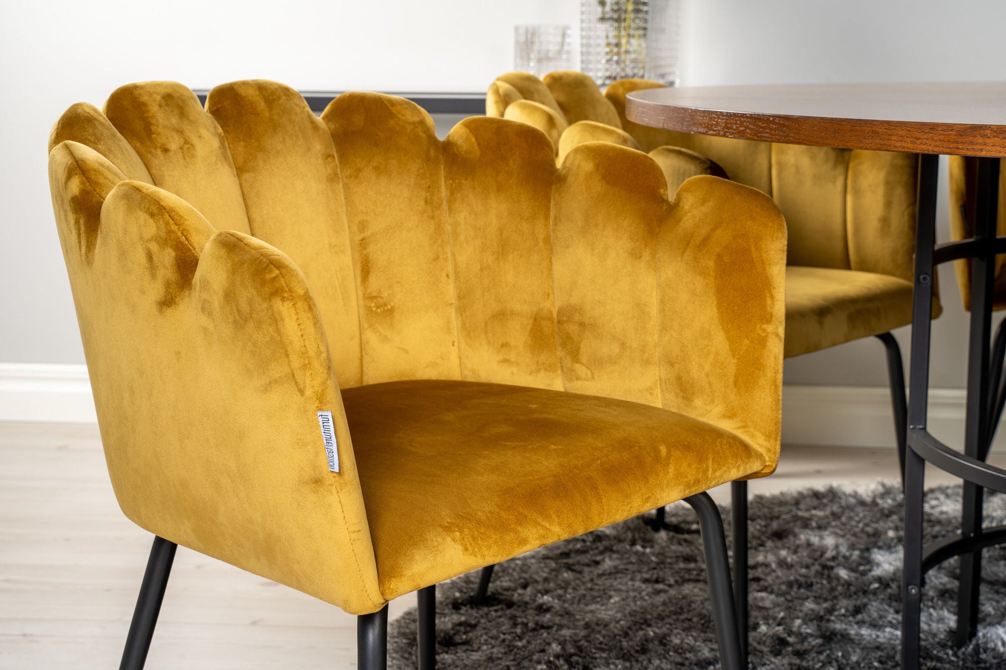Venture Home Copenhagen - spisebord round - Brown / Black+Limhamn - stol - Gold Velvet_6