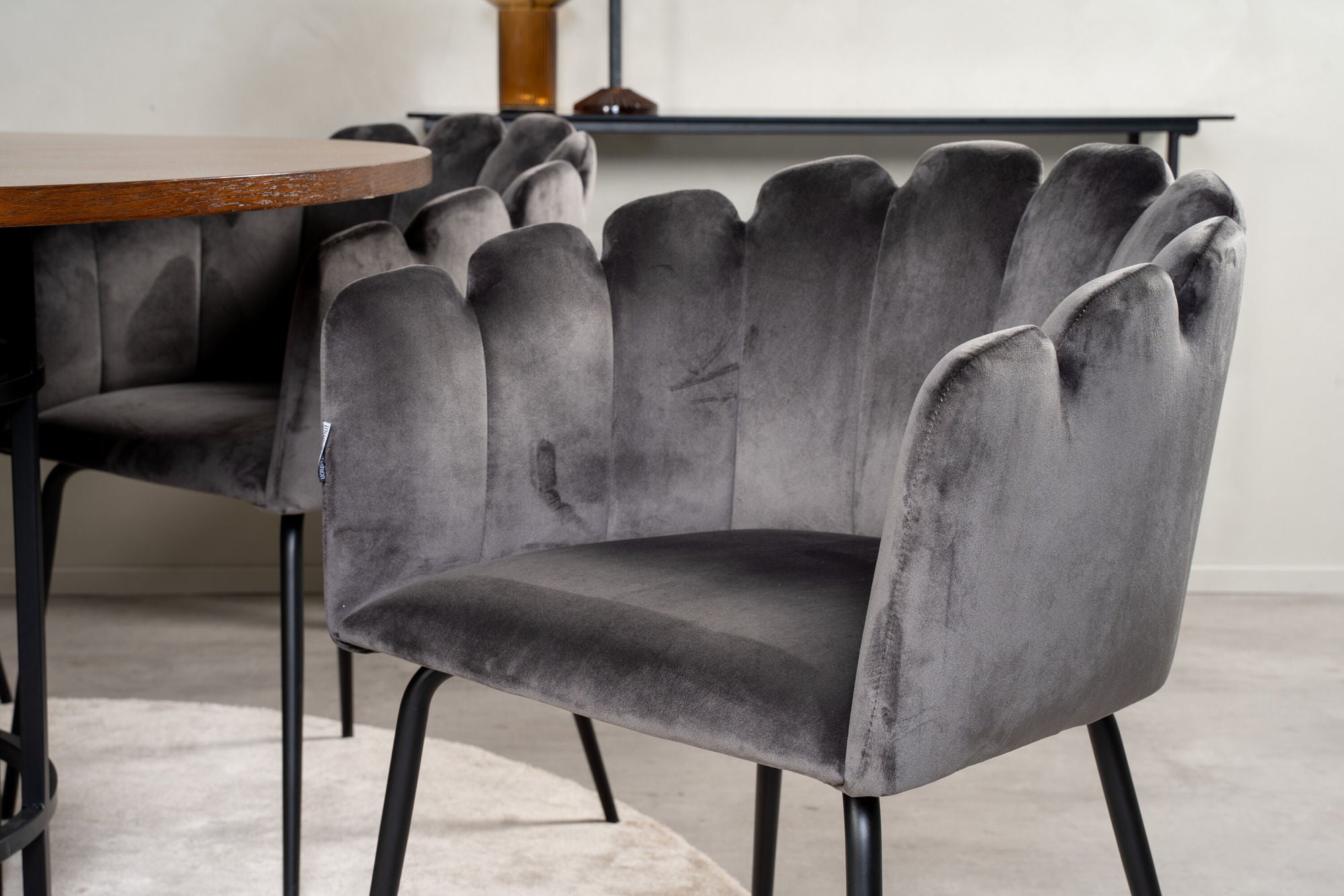 Venture Home Copenhagen - spisebord round - Brown / Black+Limhamn - stol - Grey Velvet_6