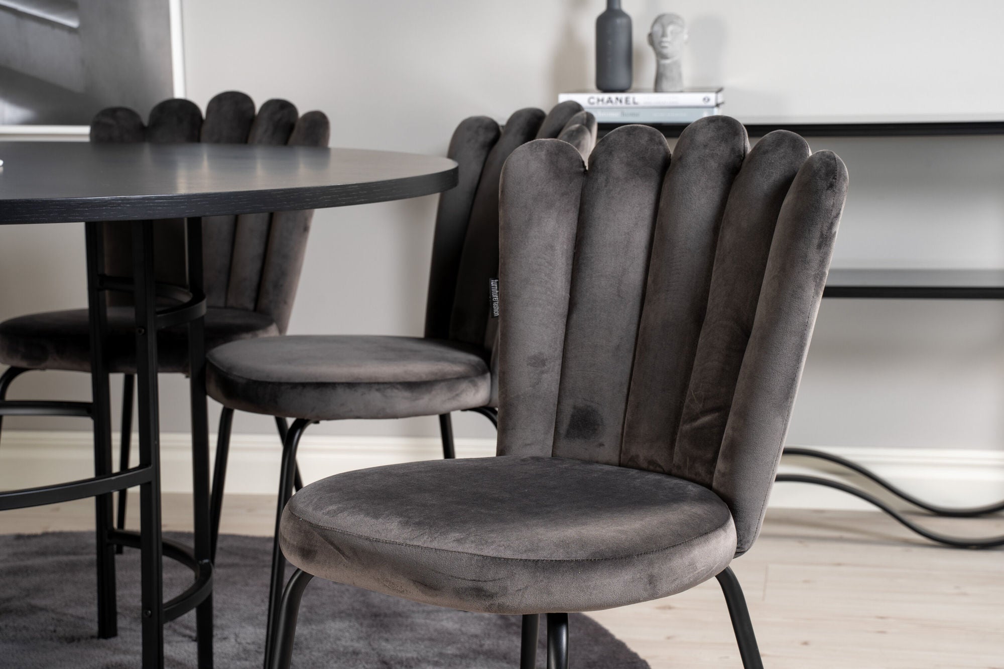 Venture Home Copenhagen - spisebord round - Black / Black - Limhamn stol - Grey 6