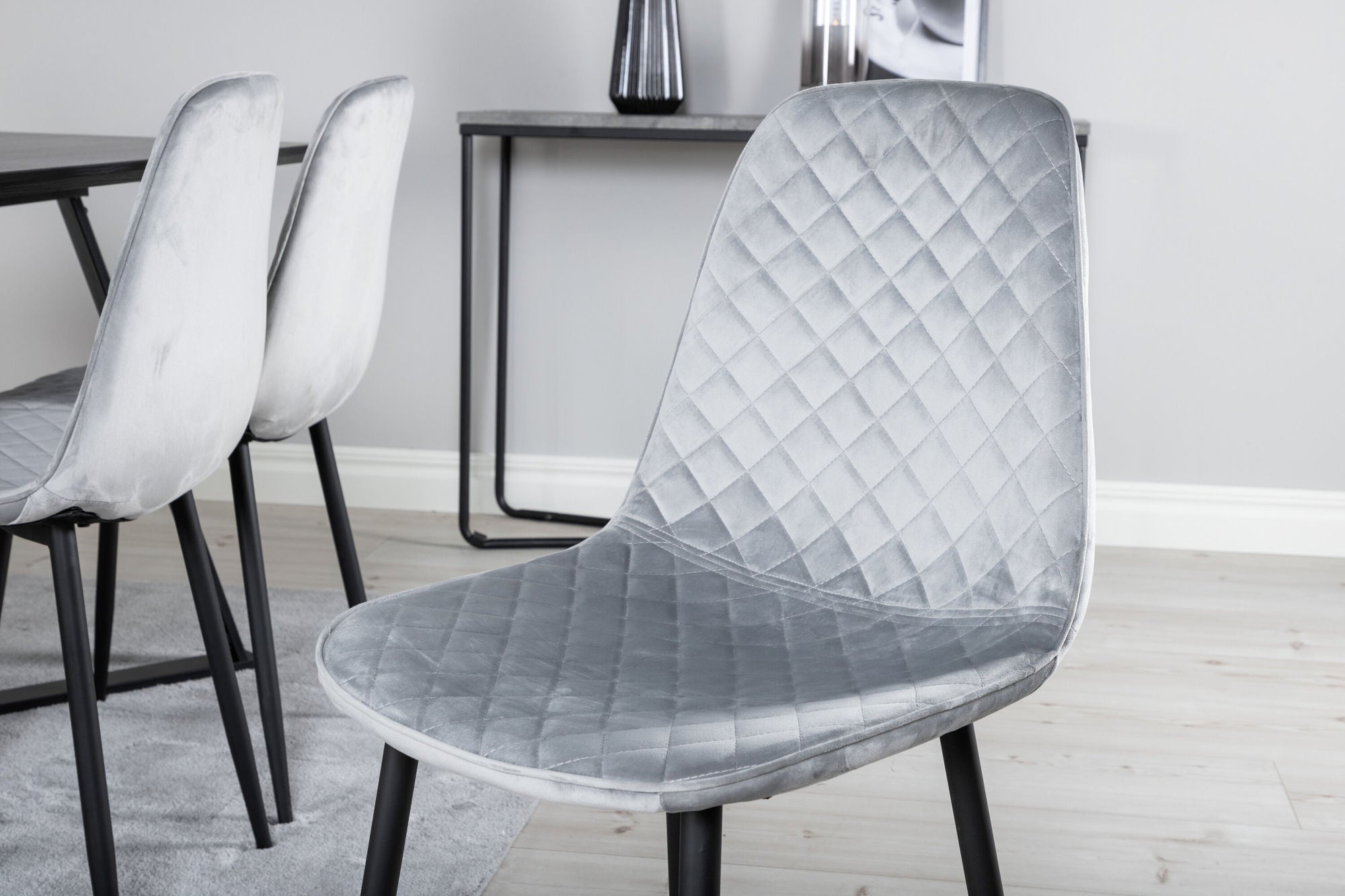 Venture Home Marina spisebord - Black top / Black Legs +Polar Diamond Spisebordsstol - Black Legs - Grey Velvet_6