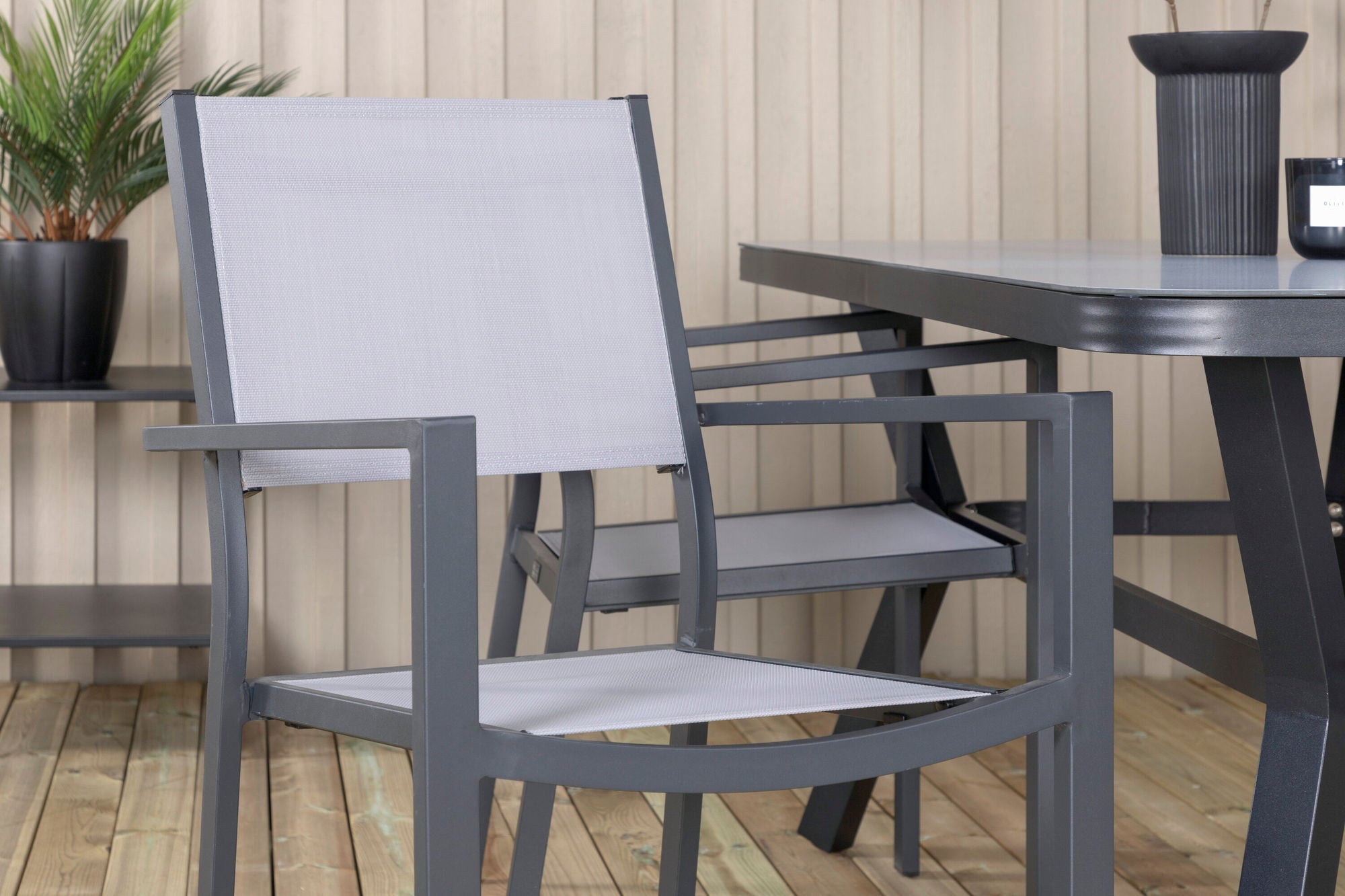 Venture Home Virya spisebord - BLACK Alu / Grey Glass - small bord+Copacabana Stacking stol - Black/Grey_4