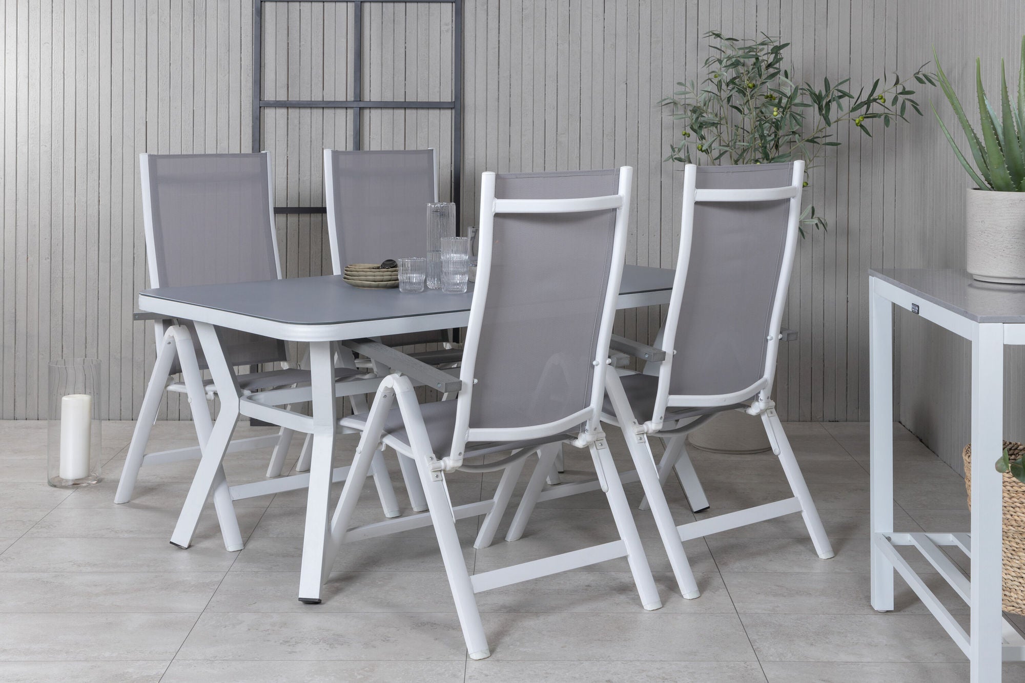 Venture Home Virya spisebord - White Alu / Grey Glass - small bord+Albany Light 5-pos white alu / Grey Textilene_4