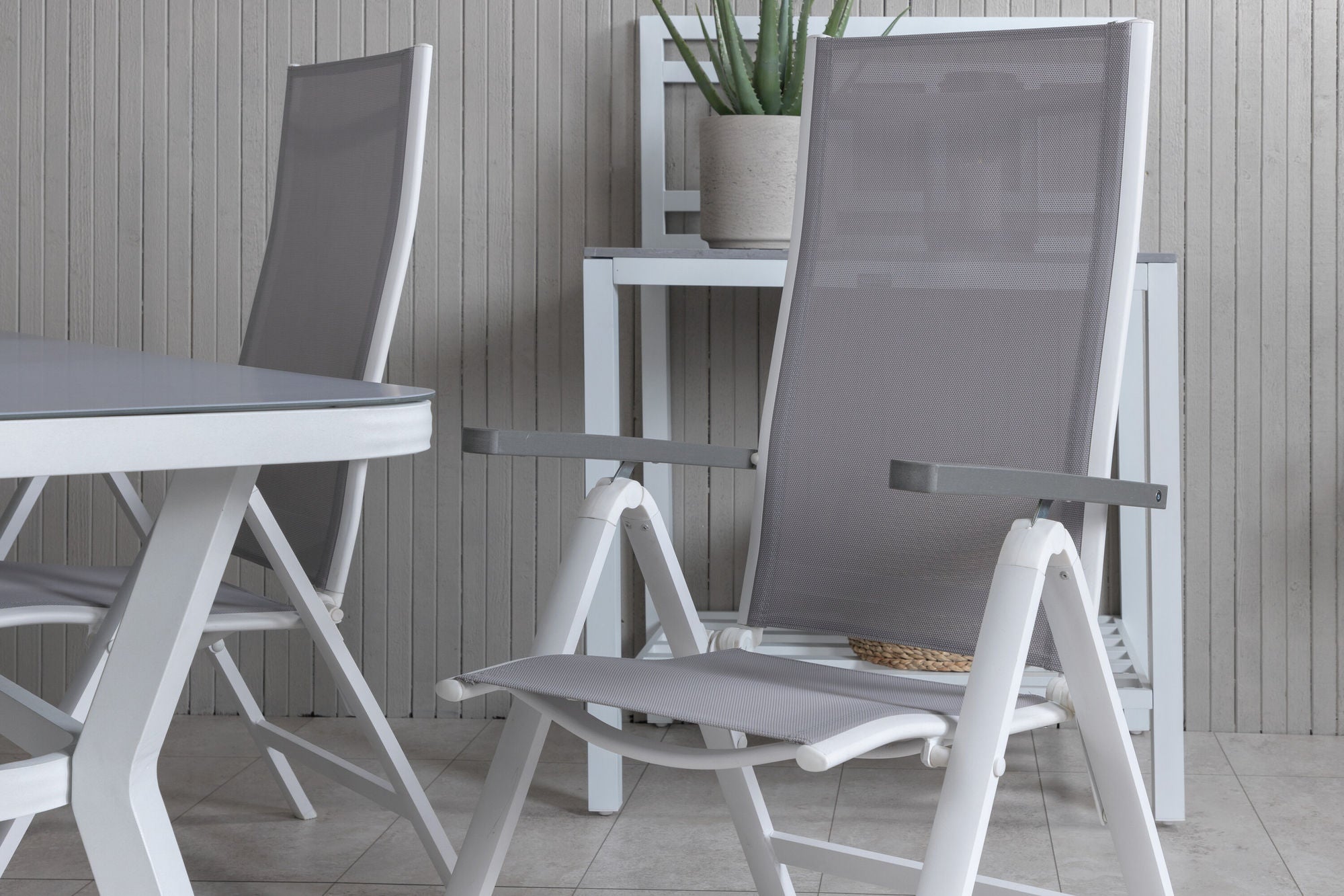 Venture Home Virya spisebord - White Alu / Grey Glass - small bord+Albany Light 5-pos white alu / Grey Textilene_4