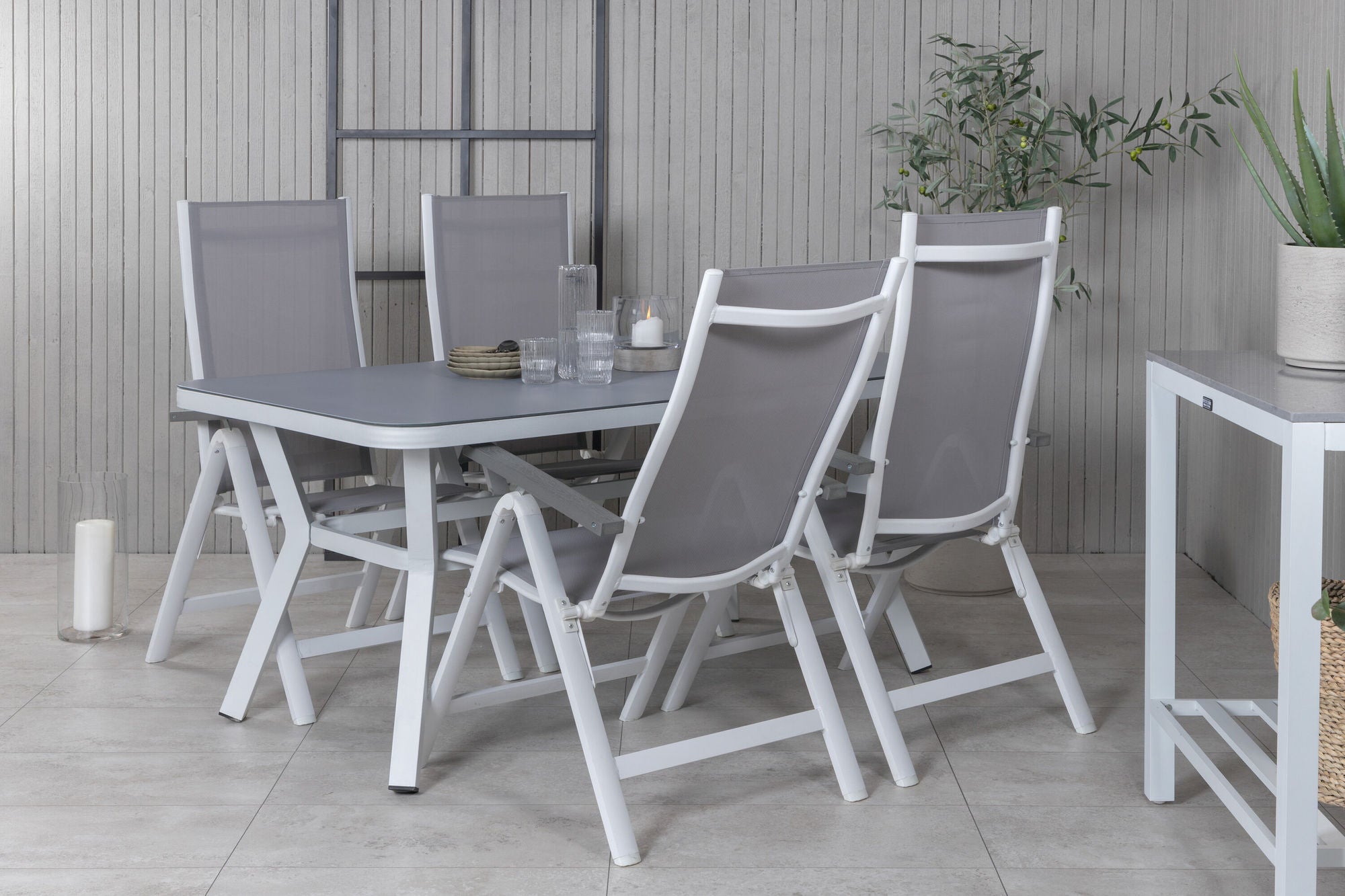 Venture Home Virya spisebord - White Alu / Grey Glass - small bord+Albany Light 5-pos white alu / Grey Textilene_4