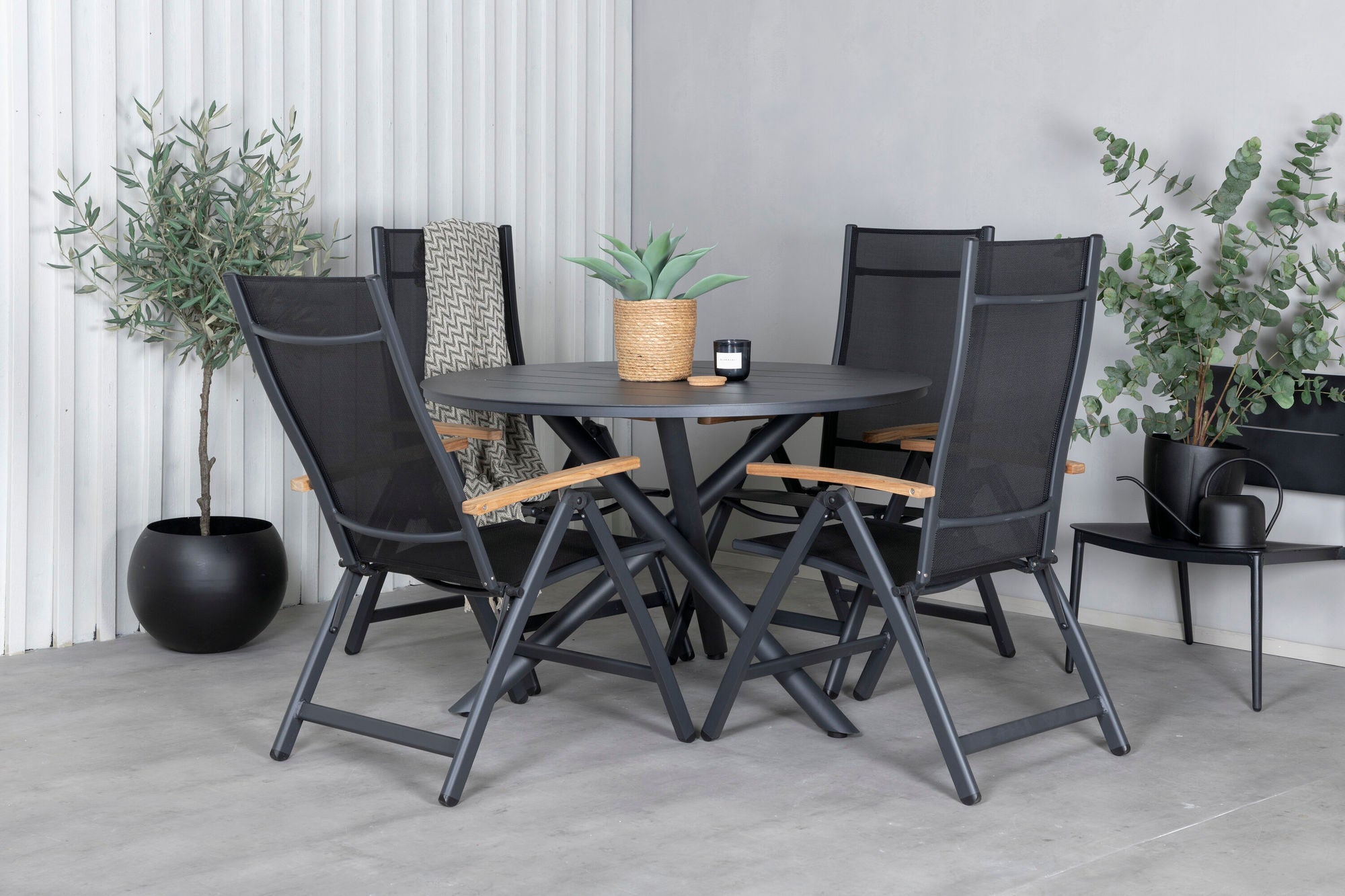 Venture Home Alma spisebord - Black Alu - ø120cm+Panama Light 5-pos stol Black / Black and teak_4