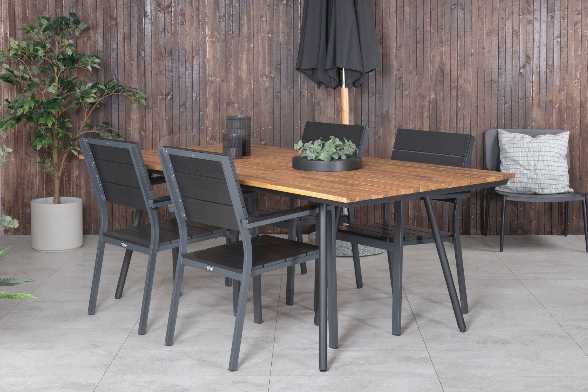 Venture Home Chan spisebord - Black Steel / Acacia (teak look) - 200cm+Levels stol (stackable) - Black Alu / Black Aintwood_4