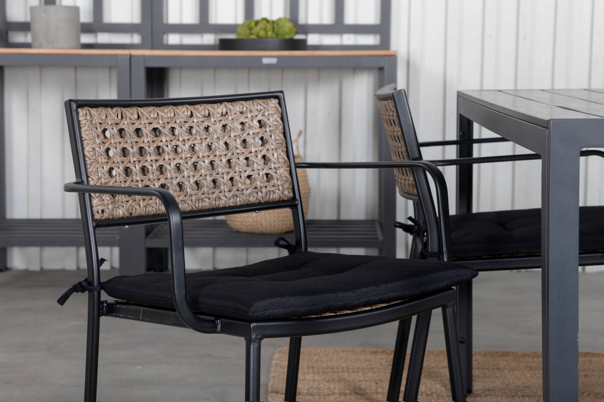Venture Home Break bord 150*90 - Black/Black+Paola Spisebordsstol - Black Steel / Nature Wicker / Black Cushion_4
