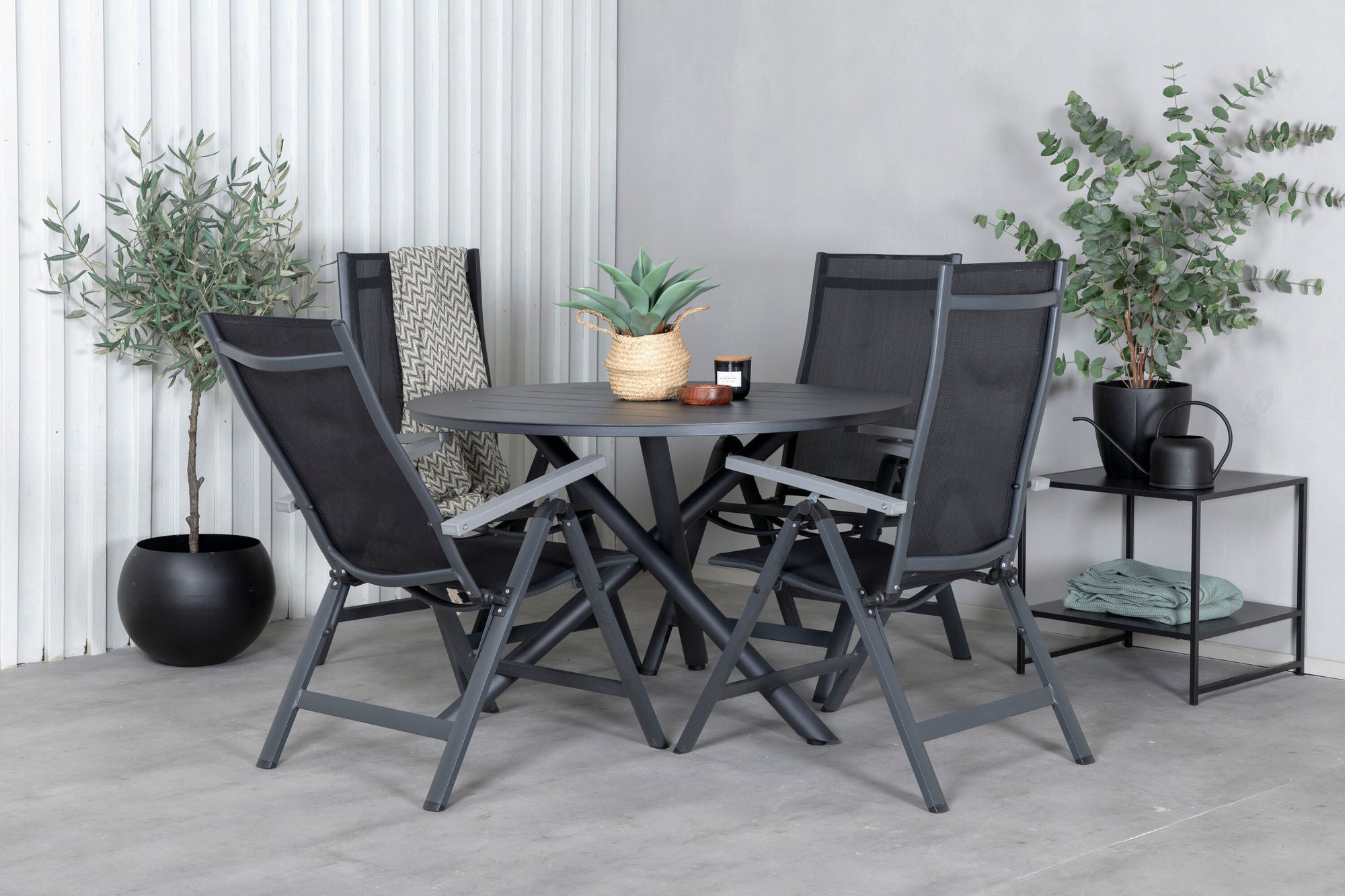 Venture Home Alma spisebord - Black Alu - ø120cm+Albany Light 5-pos - black / Black textilene and grey teak_4
