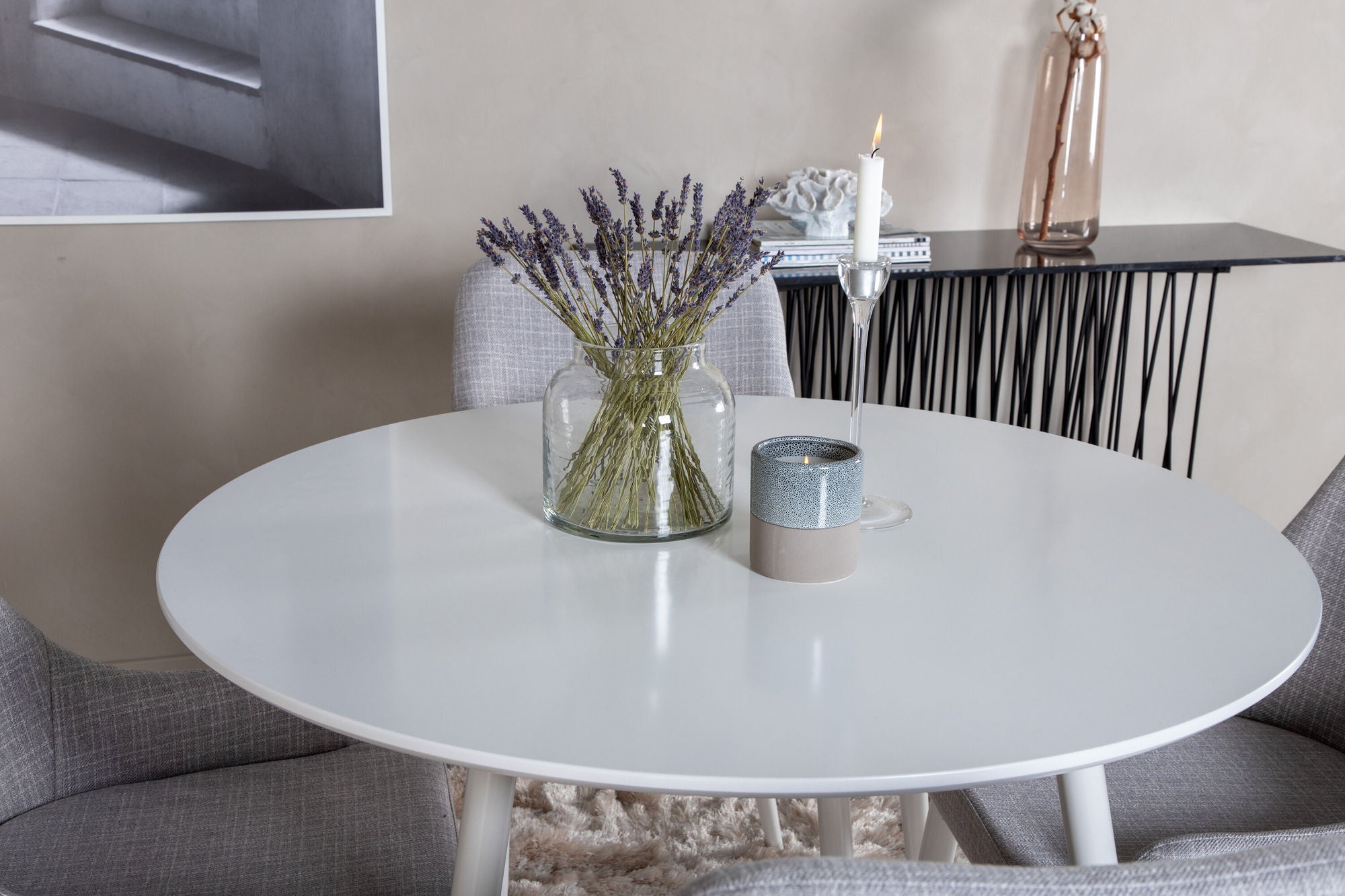 Venture Home Plaza rund bord 100 cm - White top / White Legs+Plaza Dining chair - White legs - Light Grey Fabric_4