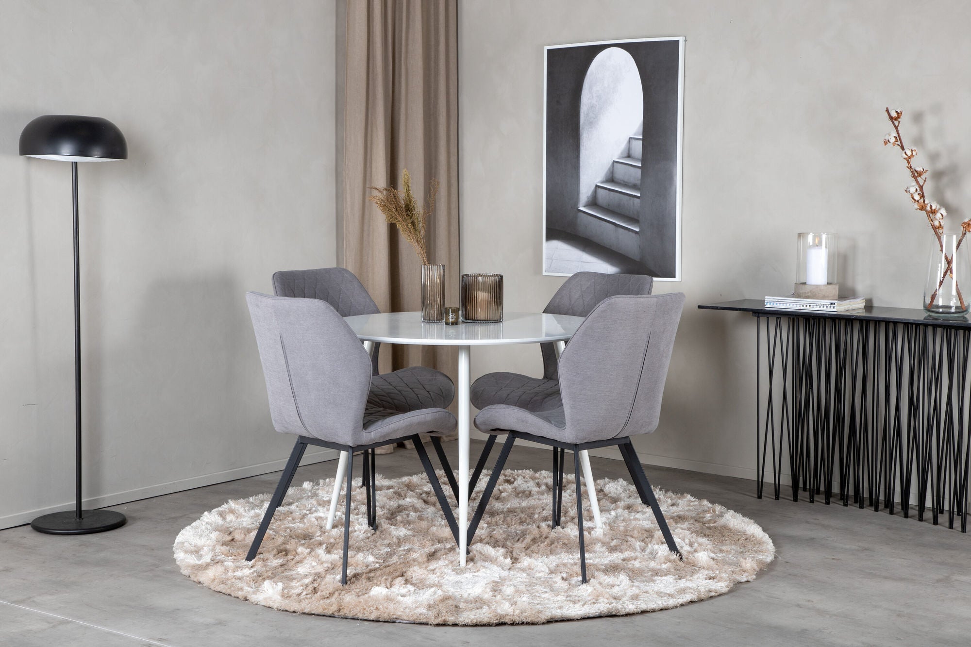 Venture Home Plaza rund bord 100 cm - White top / White Legs+Gemma Spisebordsstol - Black Legs - Grey Fabric_4