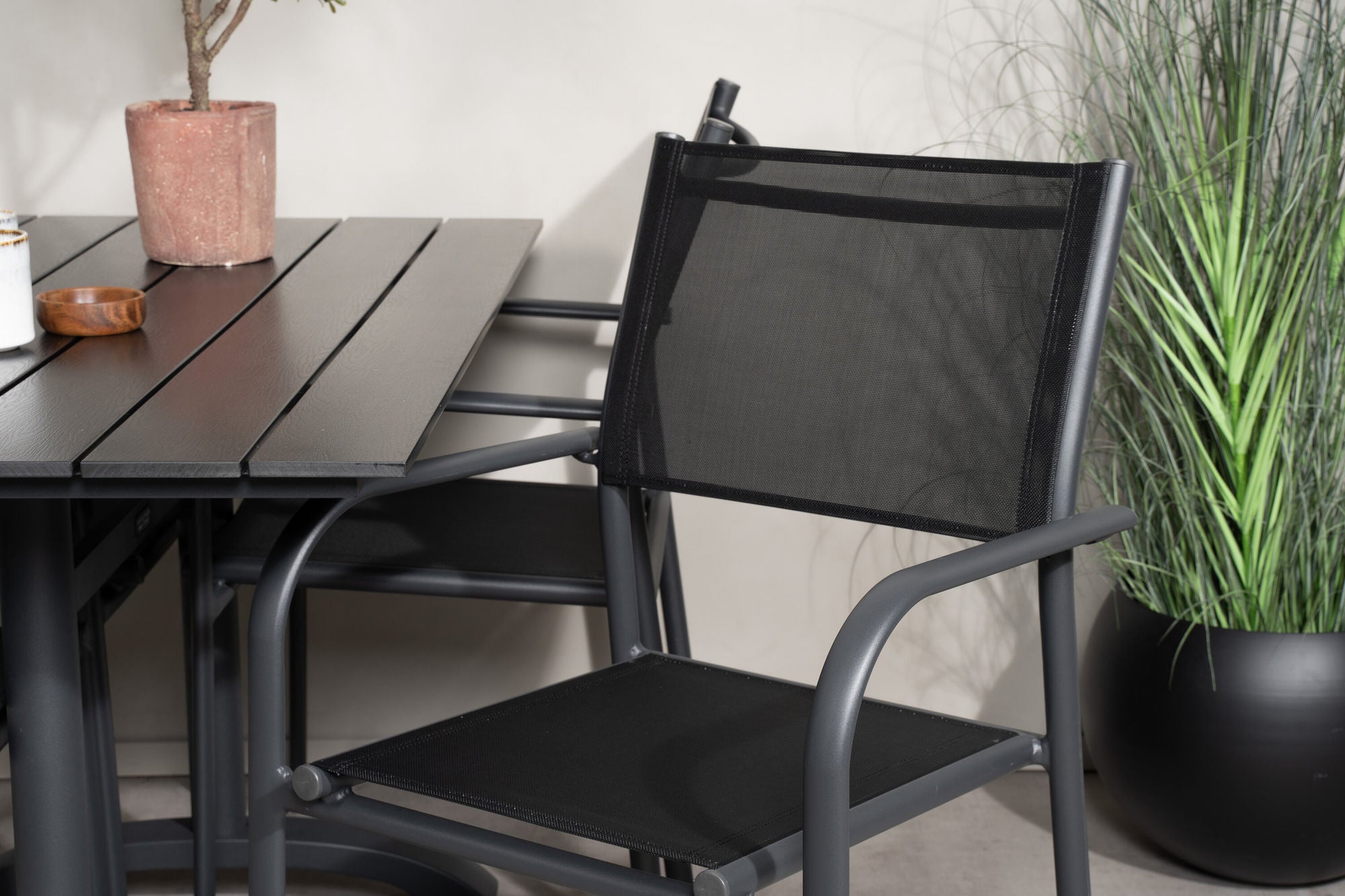 Venture Home Denver Café bord 120*70 - Black Alu / Black Aintwood+Santorini Arm stol (Stackable) - Black alu / Black Textilene_4