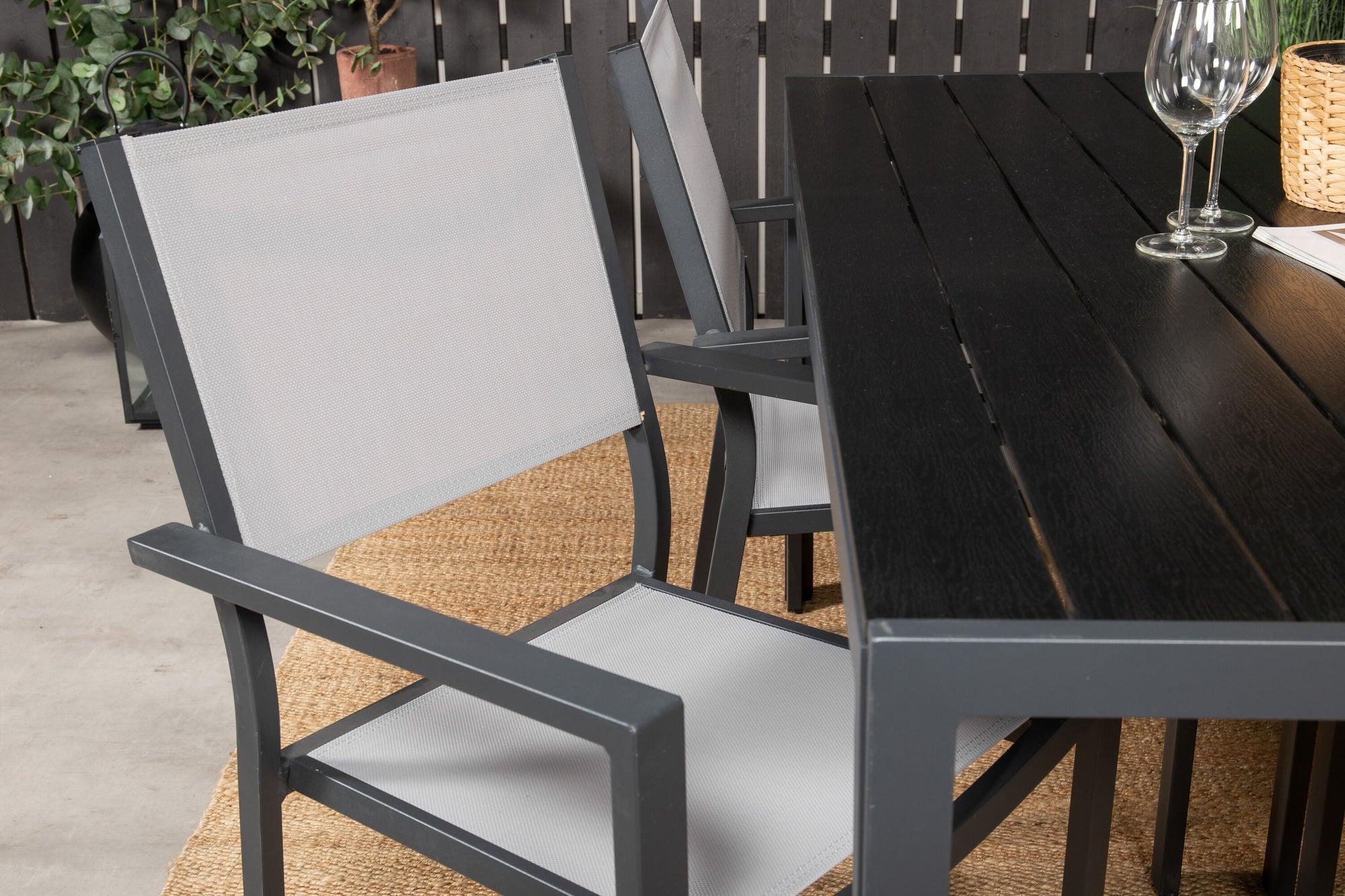 Venture Home Break spisebord - 150*90 Black Alu / Black/Grey Aintwood +Copacabana Arm stol (st