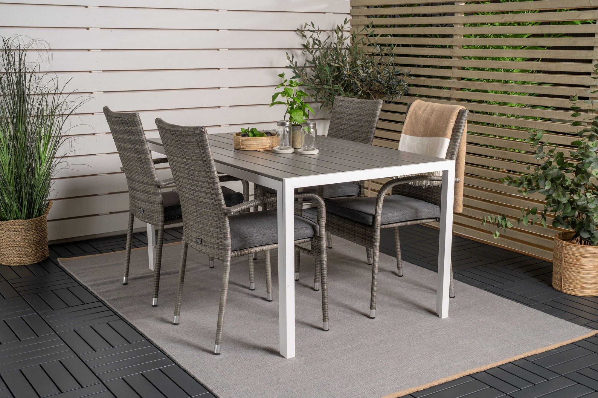 Venture Home Break spisebord - White Alu / Grey Aintwood - 150*90+Anna Arm stol (stackabl