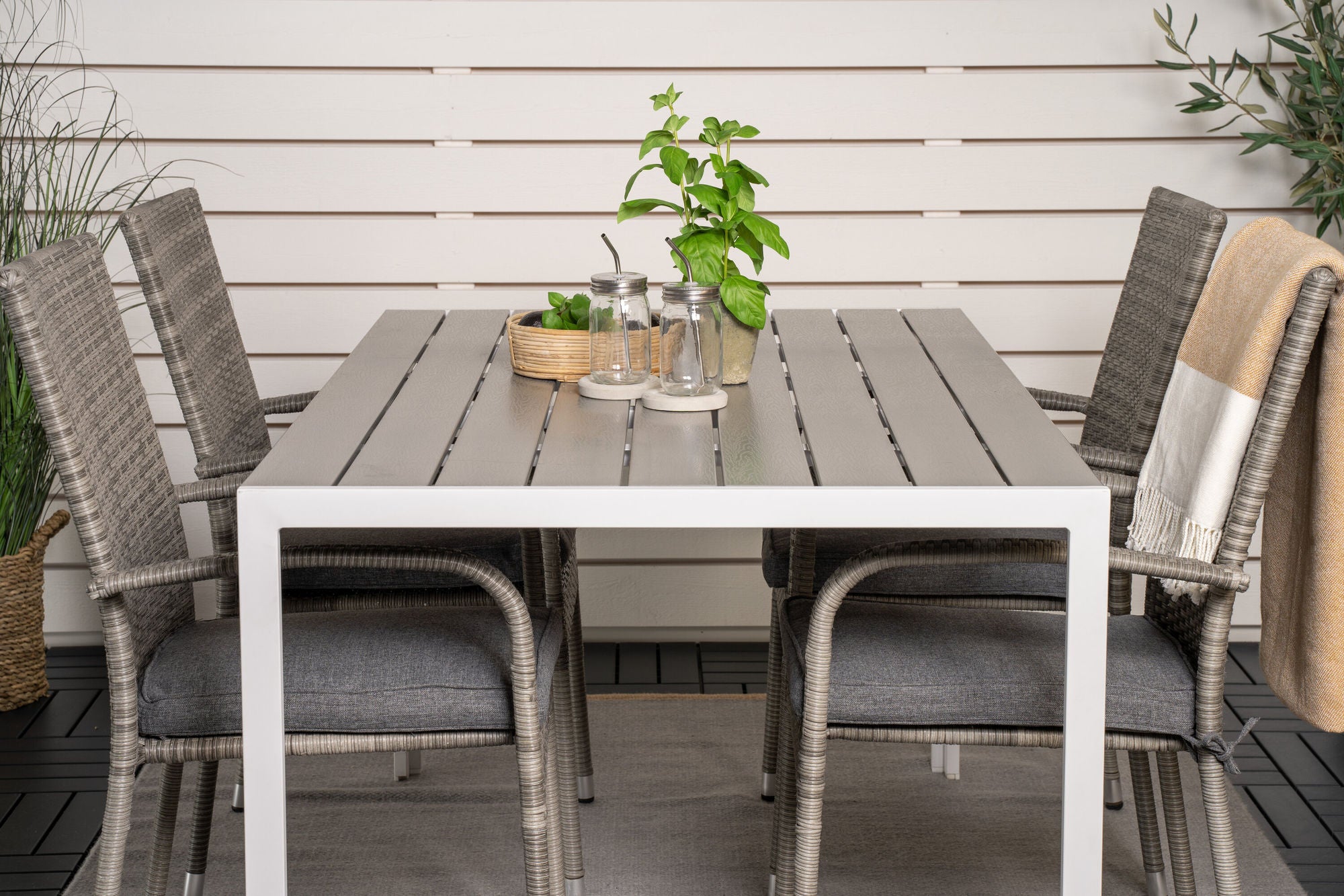 Venture Home Break spisebord - White Alu / Grey Aintwood - 150*90+Anna Arm stol (stackabl