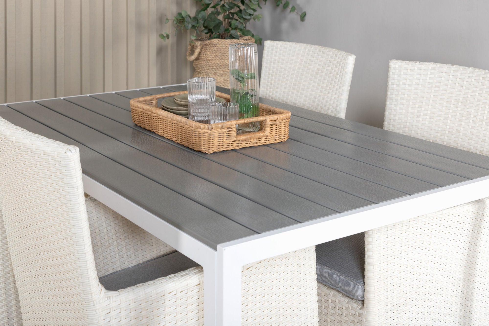 Venture Home Break spisebord - White Alu / Grey Aintwood - 150*90+Malin Arm stol with cus