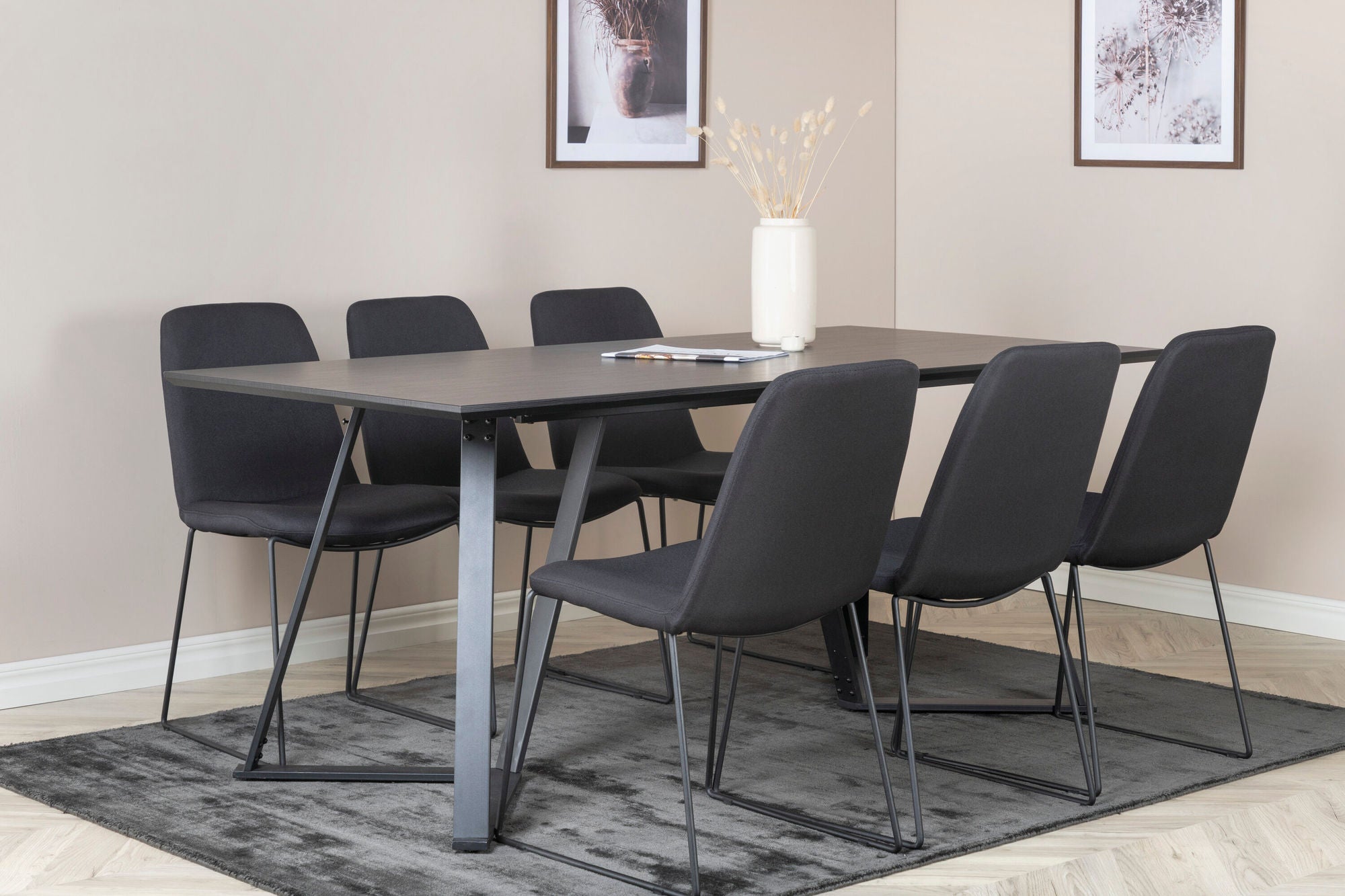 Venture Home Marina spisebord - Black top / Black Legs +Muce Spisebordsstol - Black Legs - Black Fabric_6
