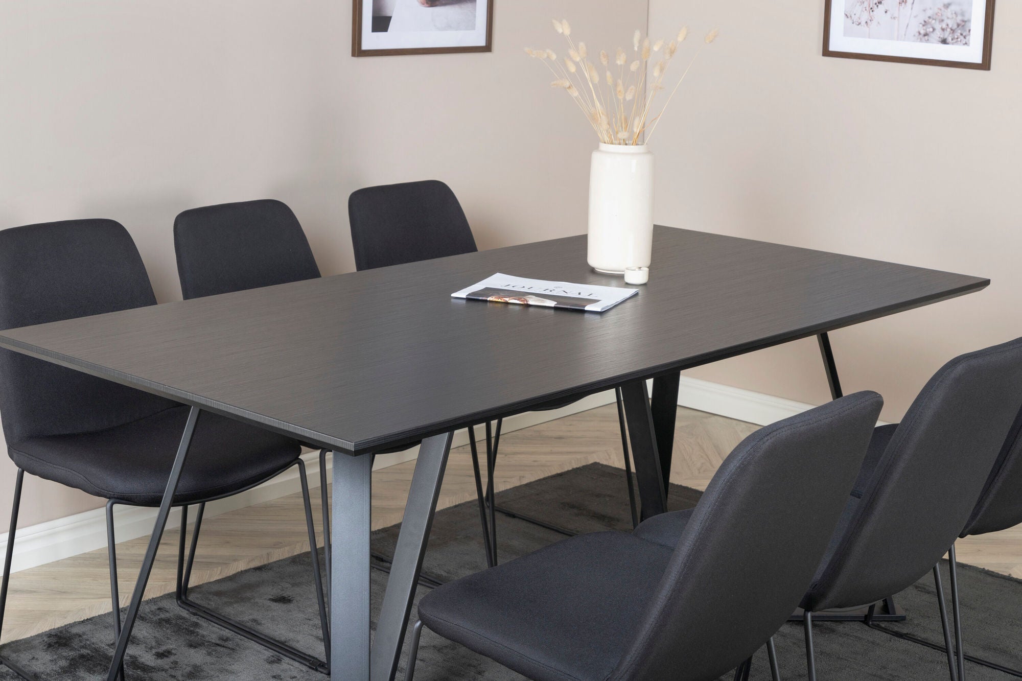 Venture Home Marina spisebord - Black top / Black Legs +Muce Spisebordsstol - Black Legs - Black Fabric_6
