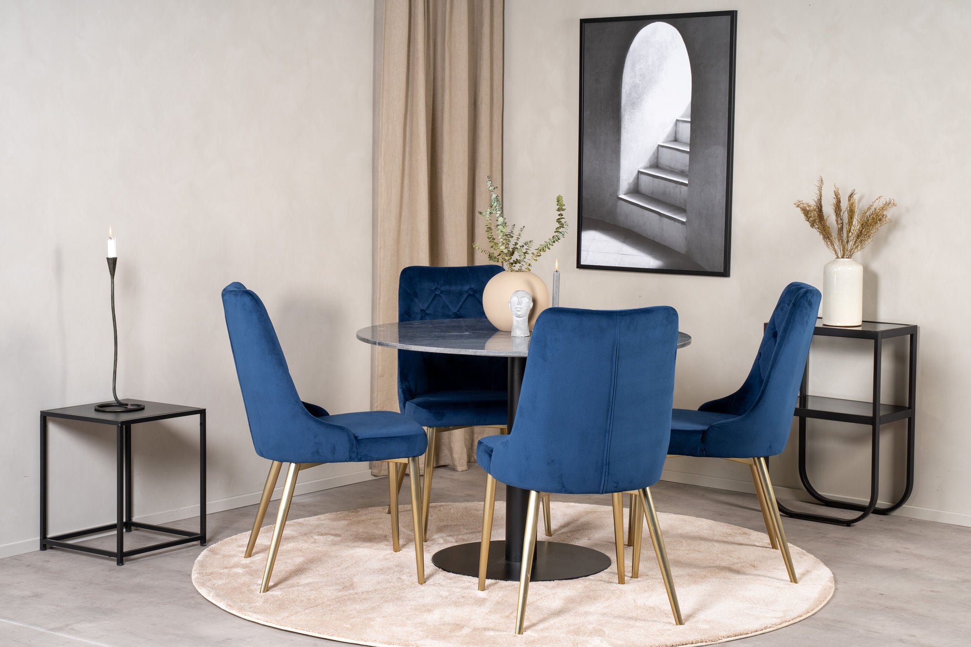 Venture Home Estelle spisebord round 106cm Grey Marble / Black Legs - Velvet Deluxe stol - Blue/Matt Brass Leg 4