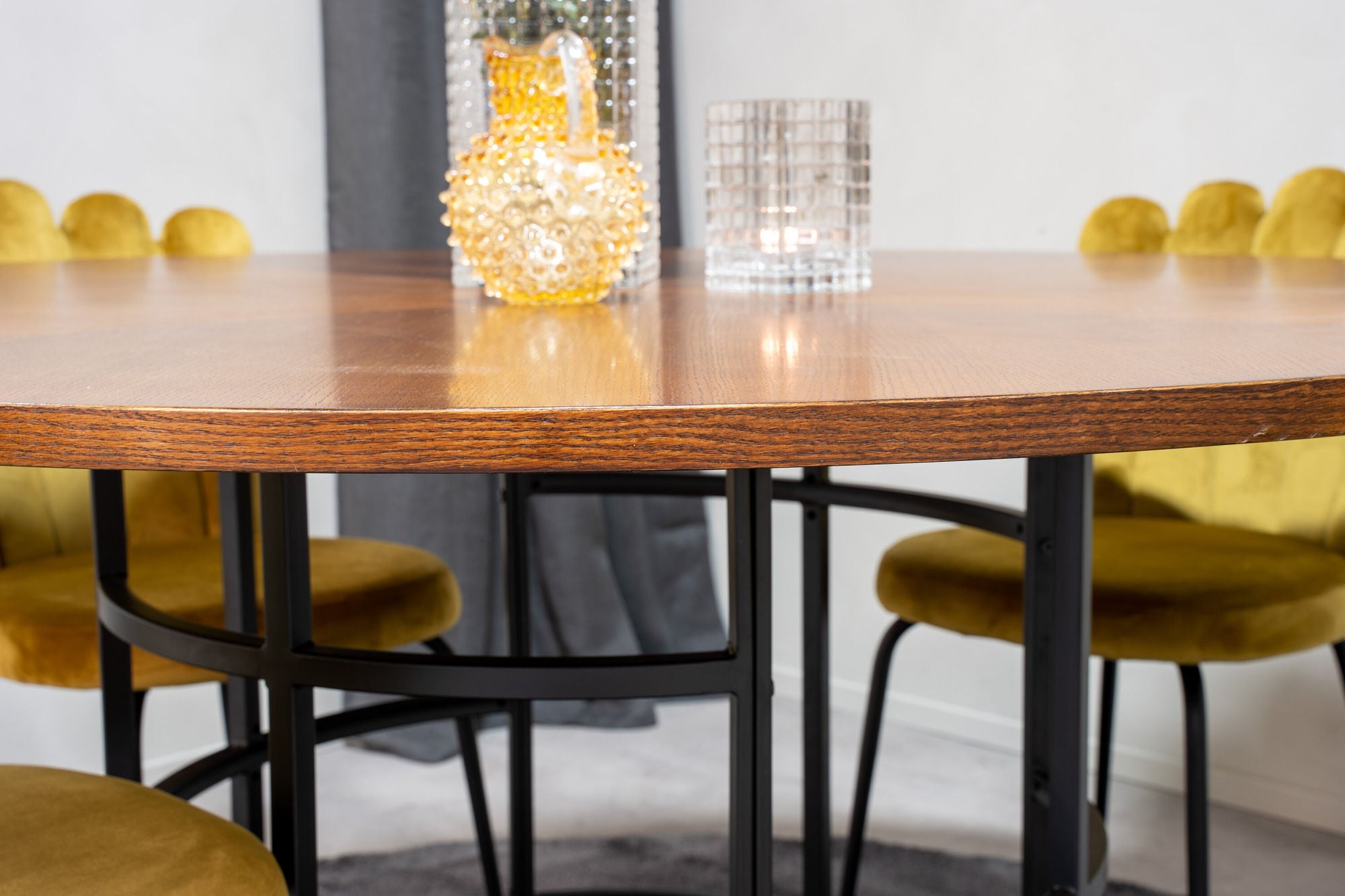 Venture Home Copenhagen - spisebord round - Brown / Black+Limhamn Light - stol - Gold Vel