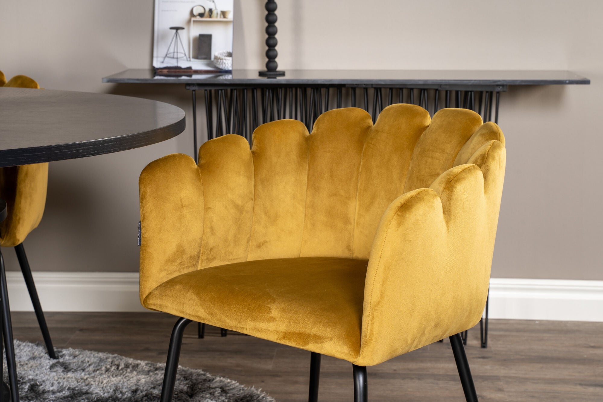 Venture Home Copenhagen - spisebord round - Black / Black+Limhamn - stol - Gold Velvet_4