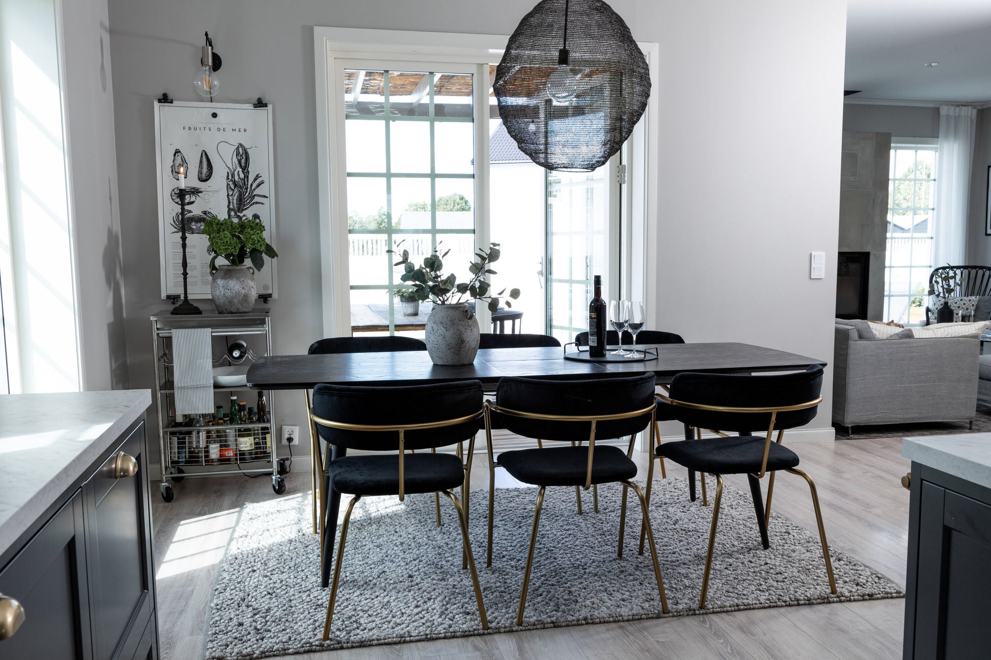 Venture Home Gold Extention bord - 180/220*85*H76 Black Veneer - Black legs - Brass details - Arrow armchair - Brass Legs - Black Velvet 6