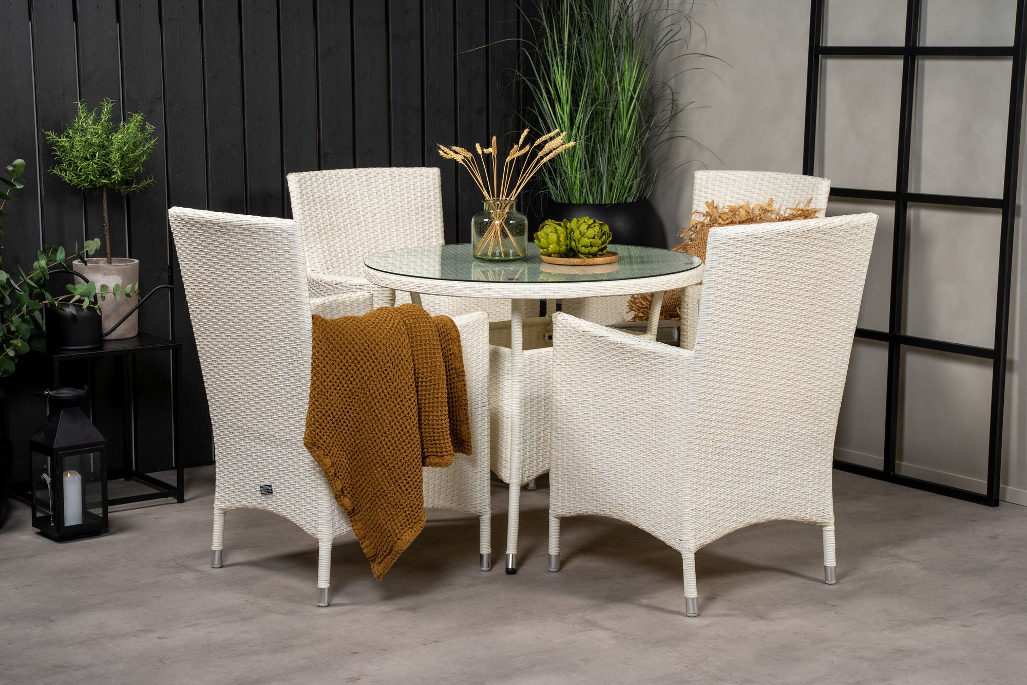 Venture Home Volta spisebord - White - ø90+Malin Arm stol with cushion - White / Grey cushion_4