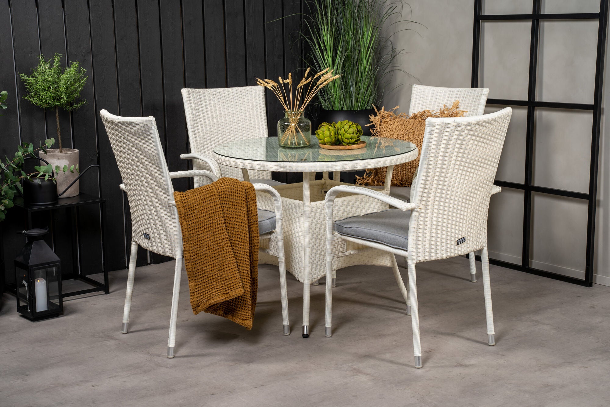 Venture Home Volta spisebord - White - ø90+Anna Arm stol (stackable) - White_4