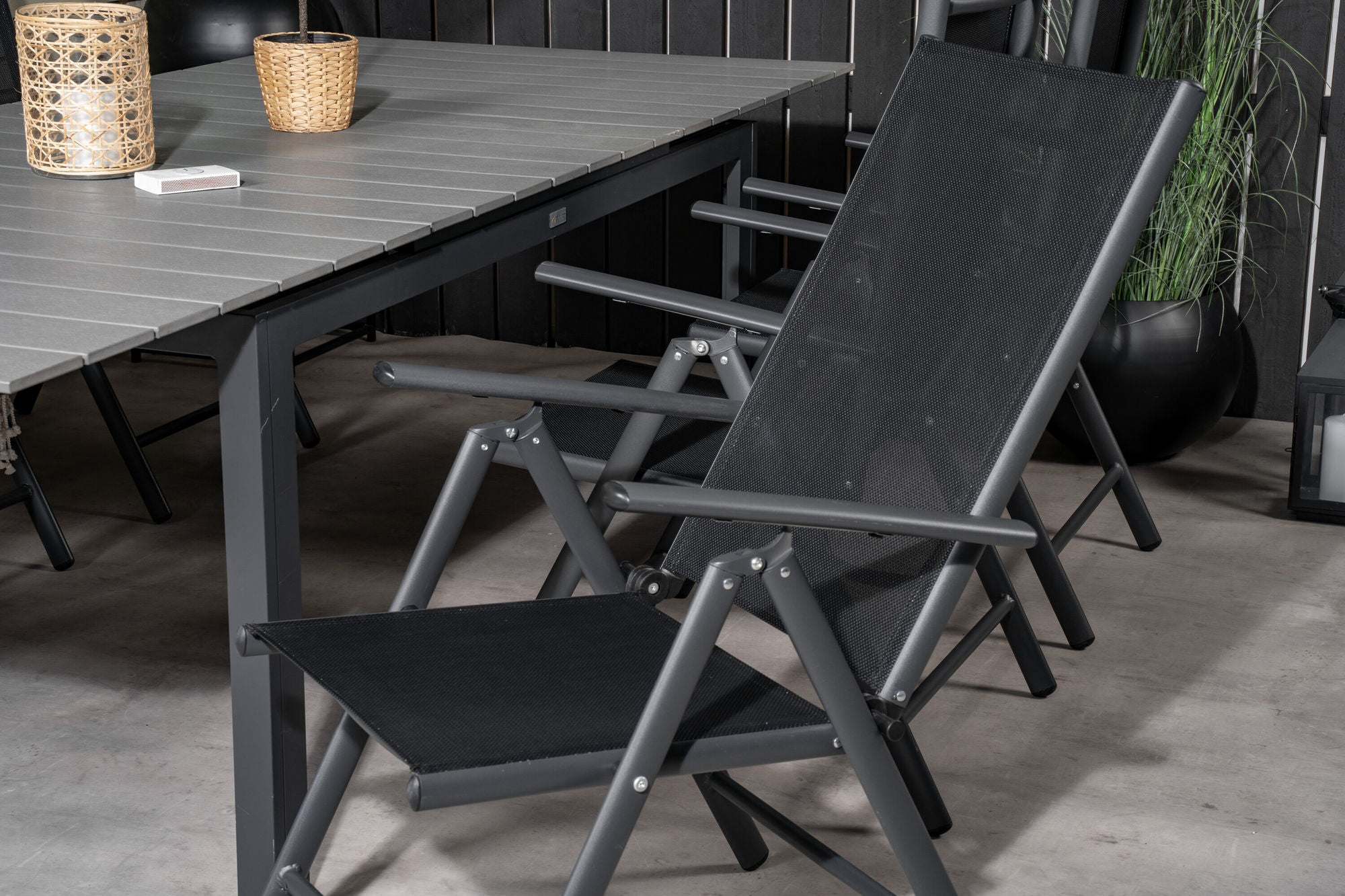 Venture Home Levels spisebord 160/240*90 - Black Alu / Grey Aintwood +Break 5:pos stol -