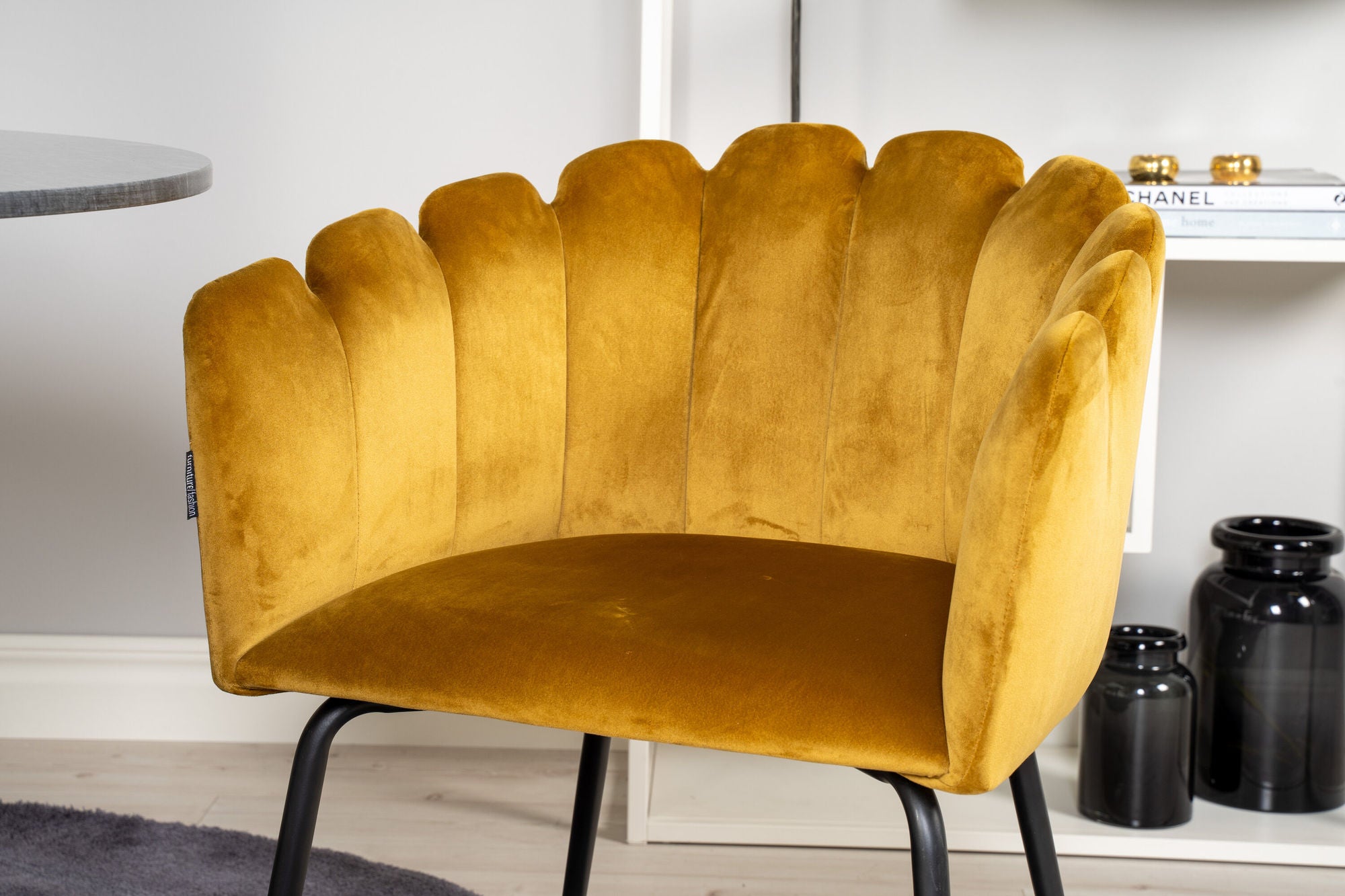 Venture Home Estelle runt Matbord - Svart / Svart marmor - ø106*H75+Limhamn - stol - Gold Velvet_4