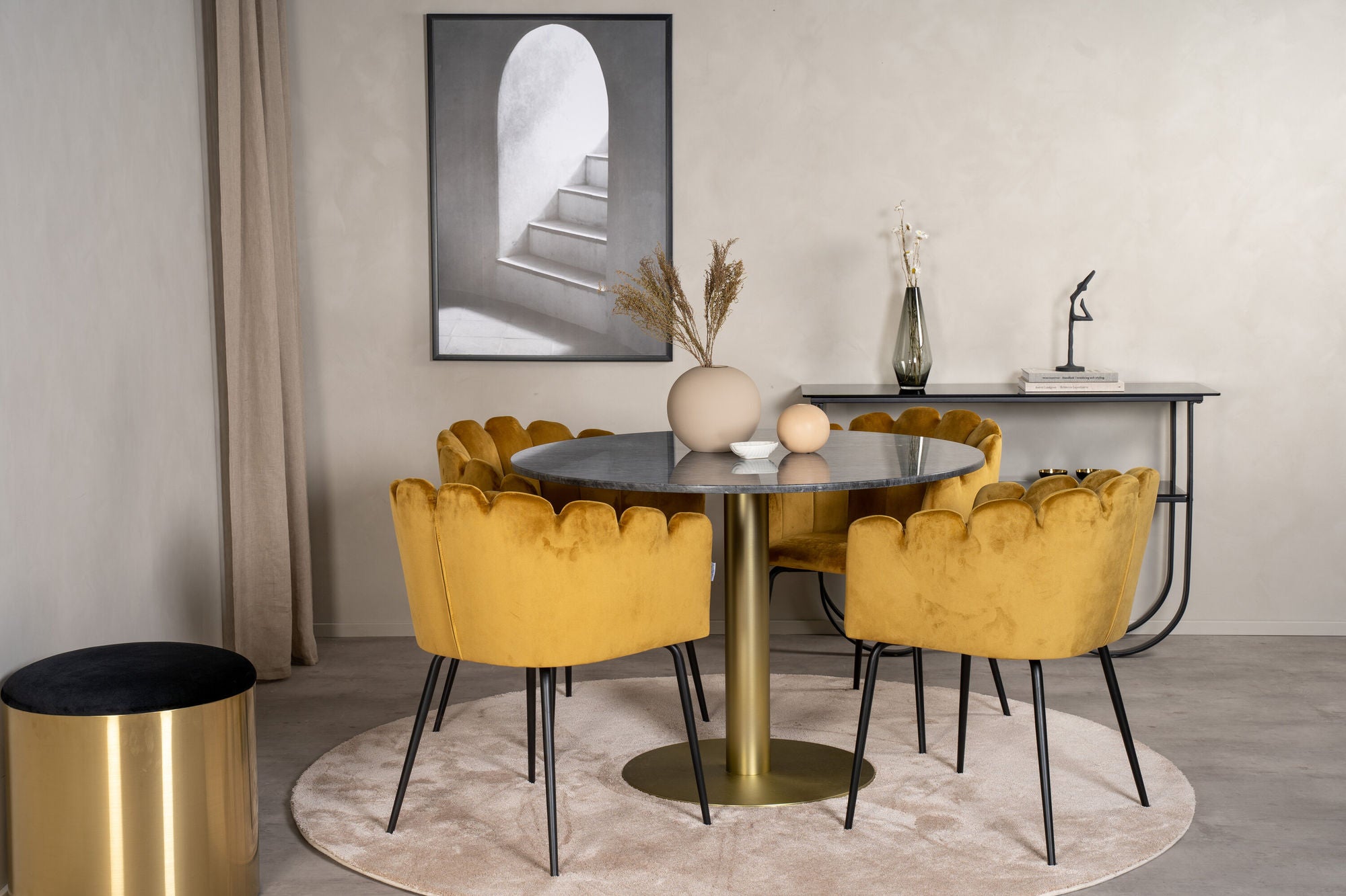Venture Home Estelle runt Matbord - Borstad Mässing / Svart marmor - ø106*H75+Limhamn - stol - Gold Velvet_4