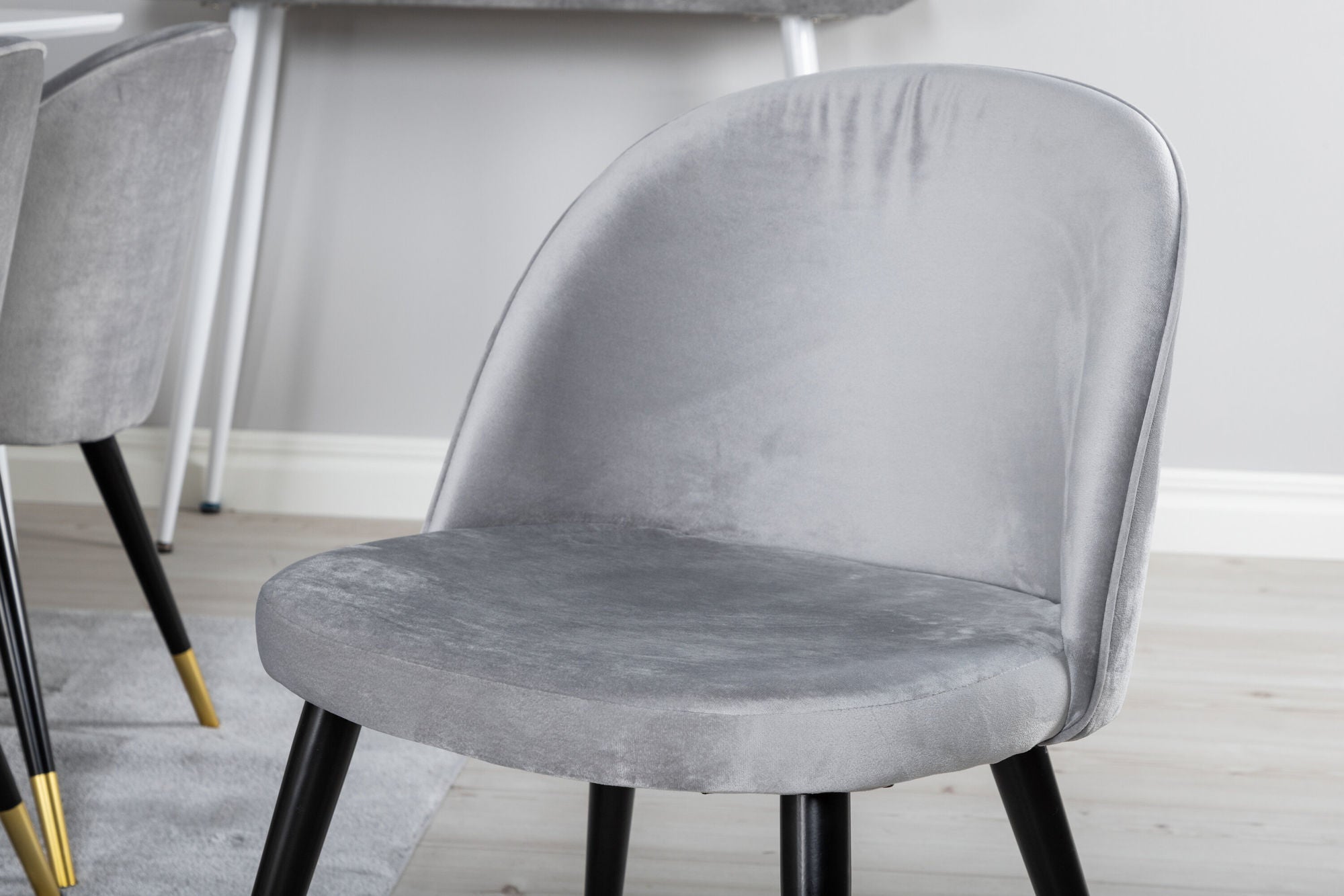 Venture Home Polar spisebord 180 cm - White top / White Legs+Velvet Spisebordsstol Brass - Light Grey / Black_6
