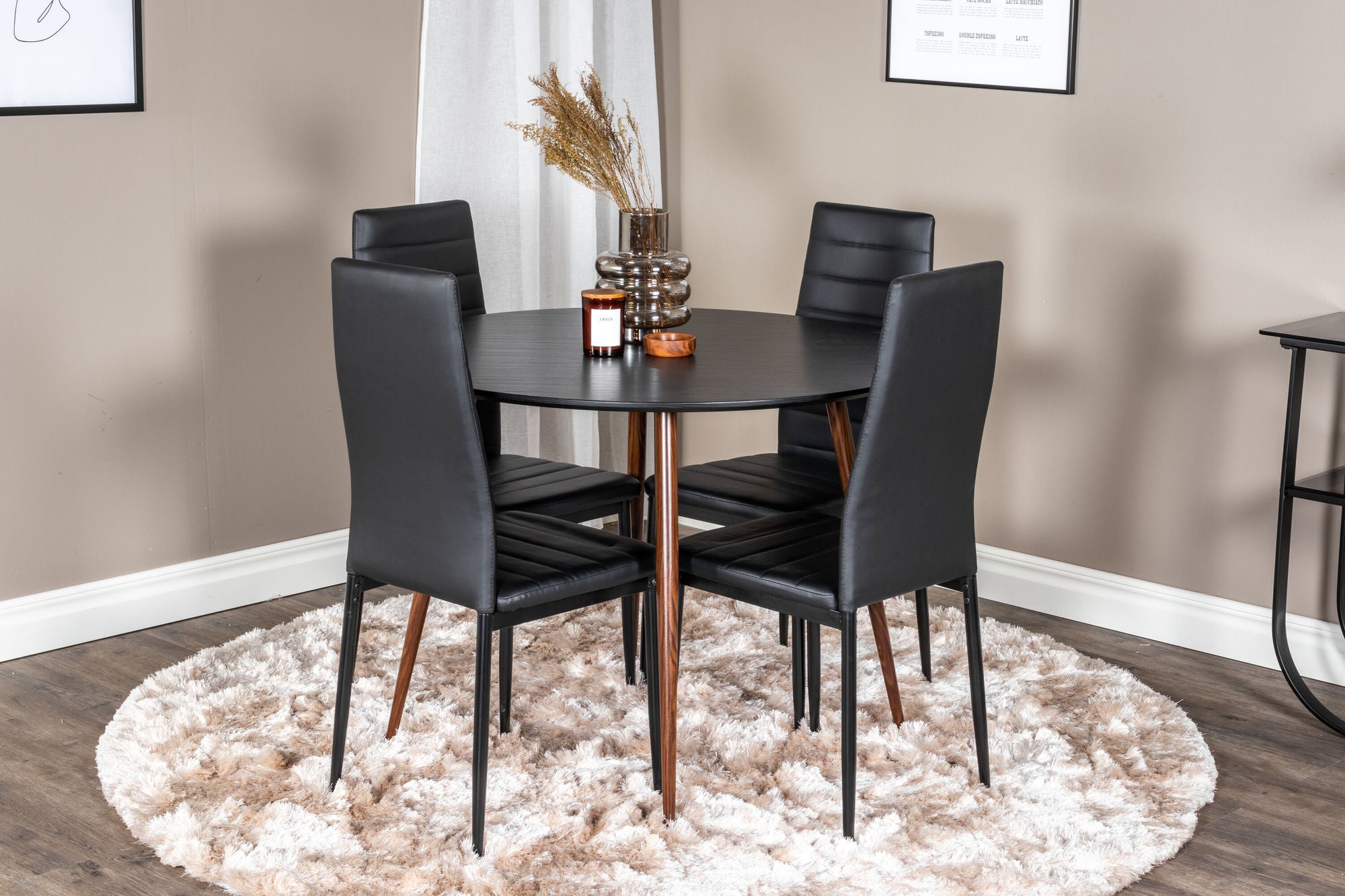 Venture Home Plaza rund bord 100 cm - Black Top - Walnut legs+Slim High Back Spisebordsstol - Black Legs - Black PU_4