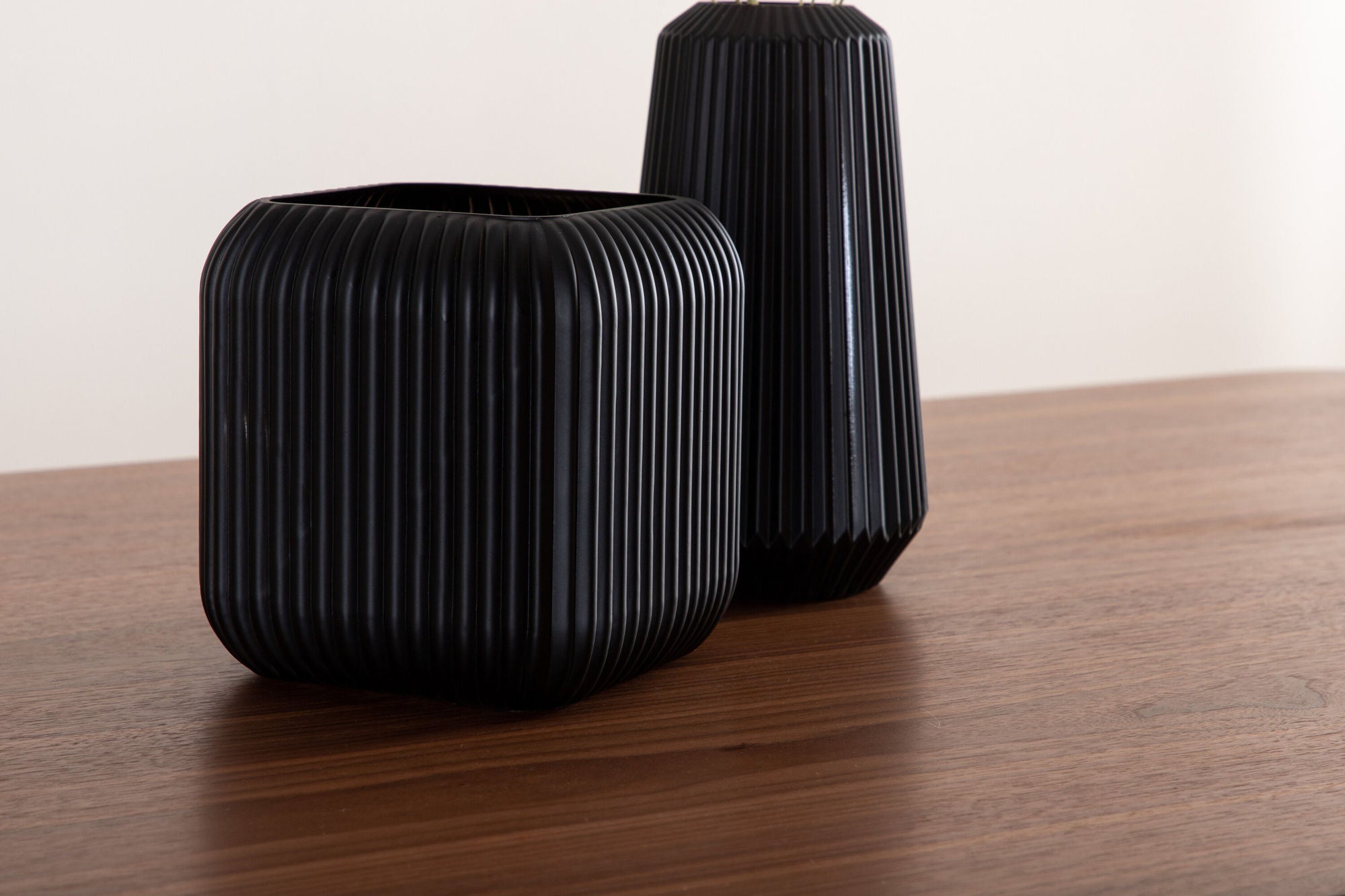 Venture Home Uno spisebord - Black / Walnut Veneer