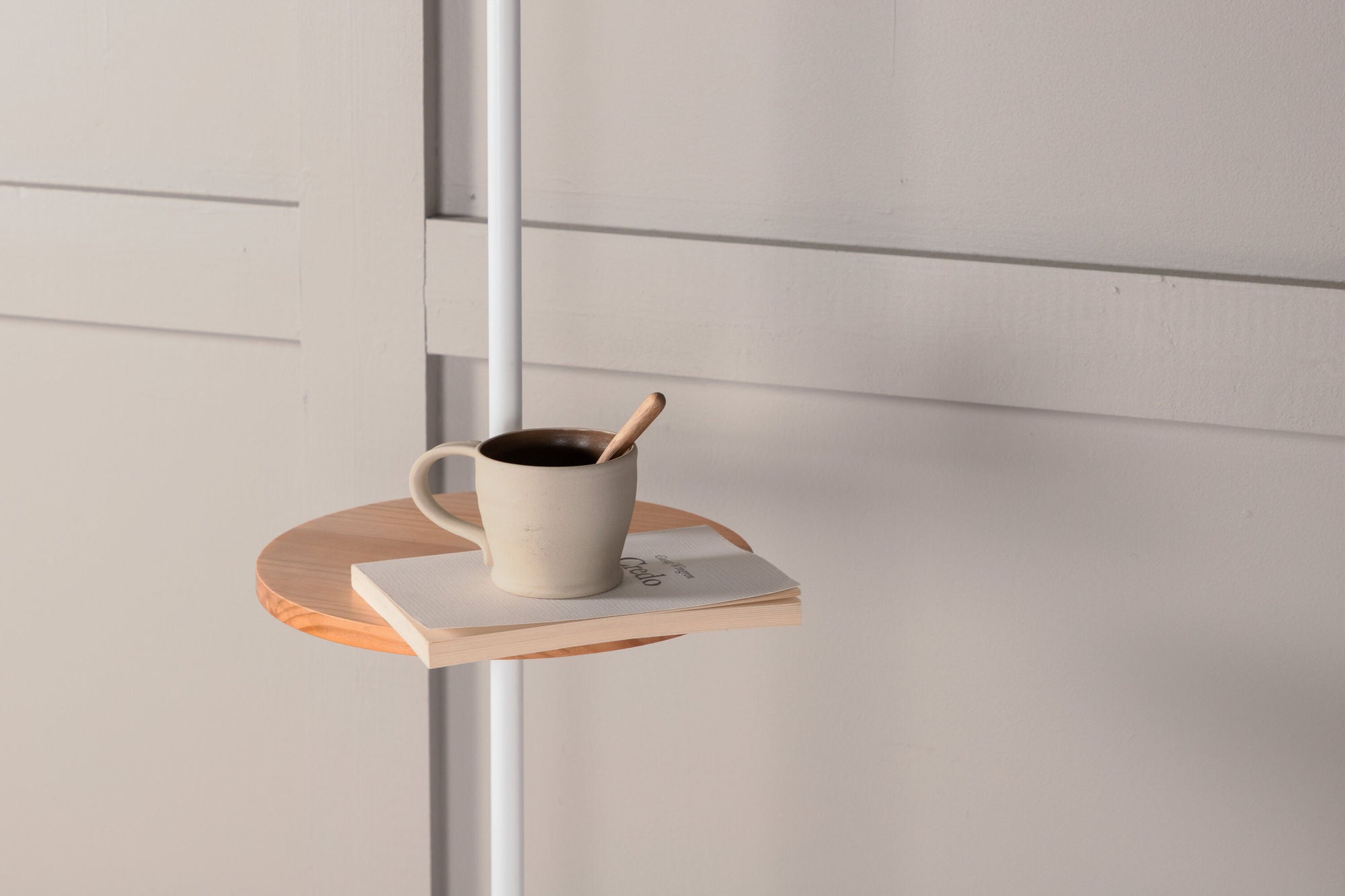 Venture Home Hattman -Floor lampe - White / Wood / Marble /Linen