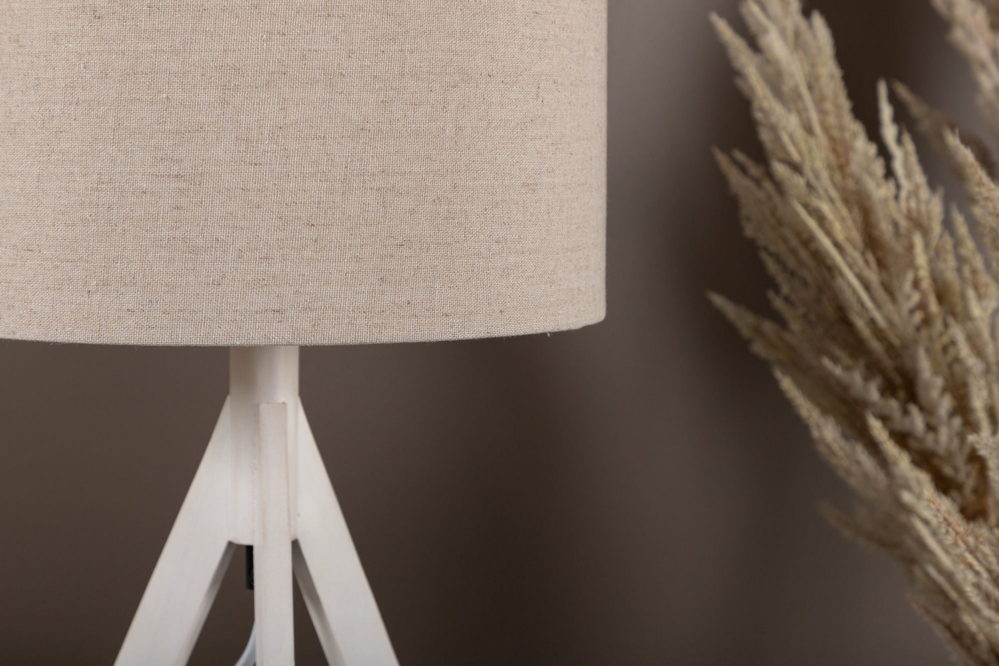Venture Home Kona -bord lampe - White/Linen