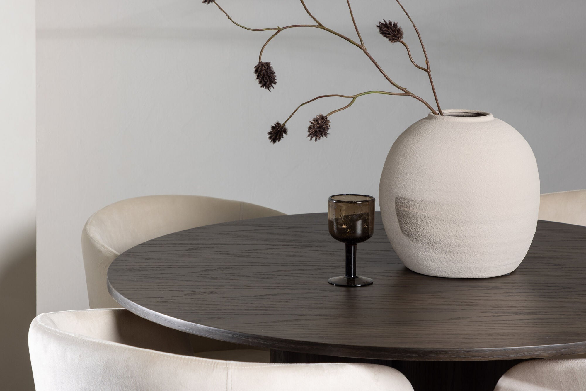 Venture Home OliviaDiningbord-Mocca/MoccaVeneer+Beritstol-Black/BeigeVelvet_4