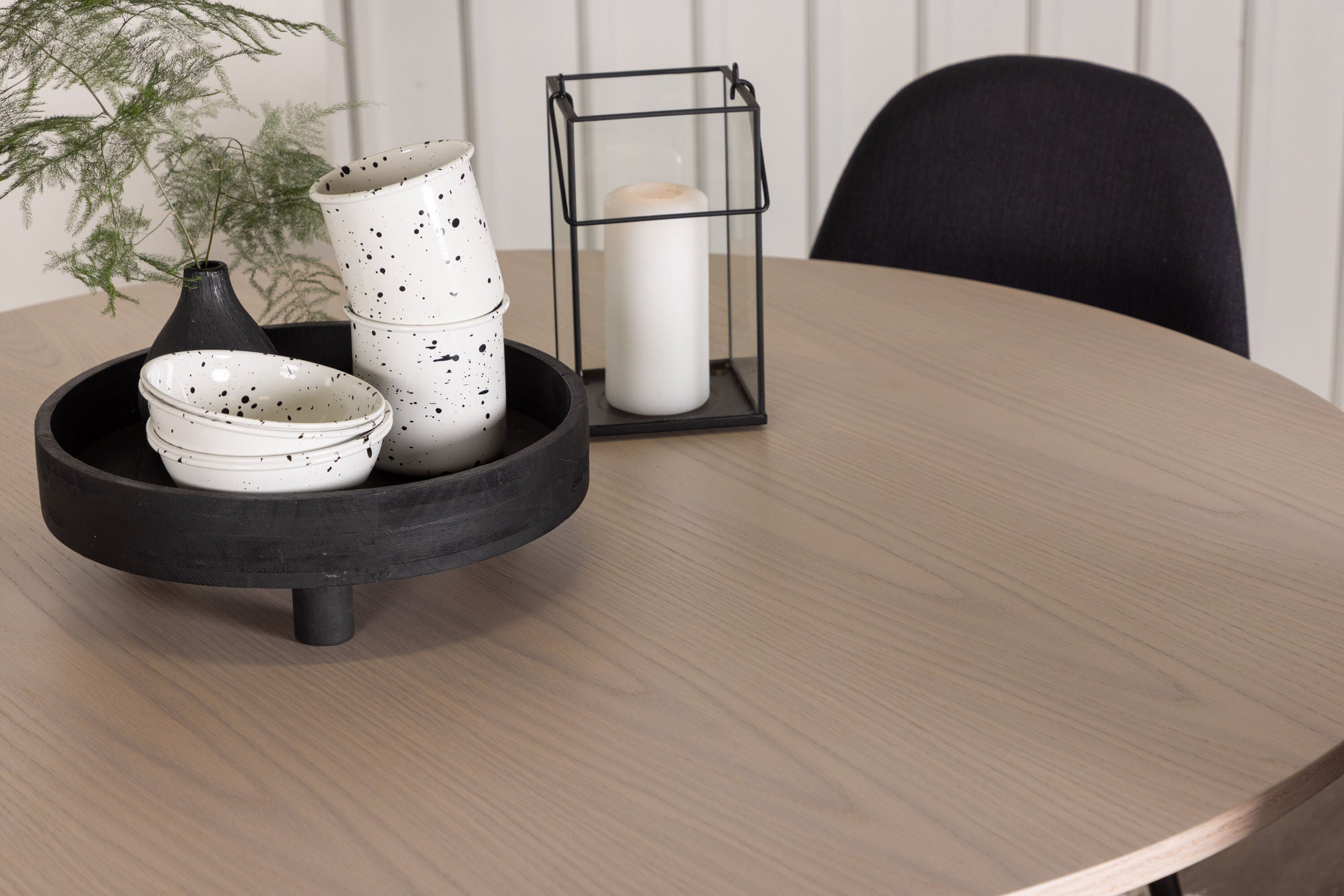 Venture Home OliviaDiningbord-WhiteWashVeneer+PolarDiningstol-BlackLegs-BlackFabric_4