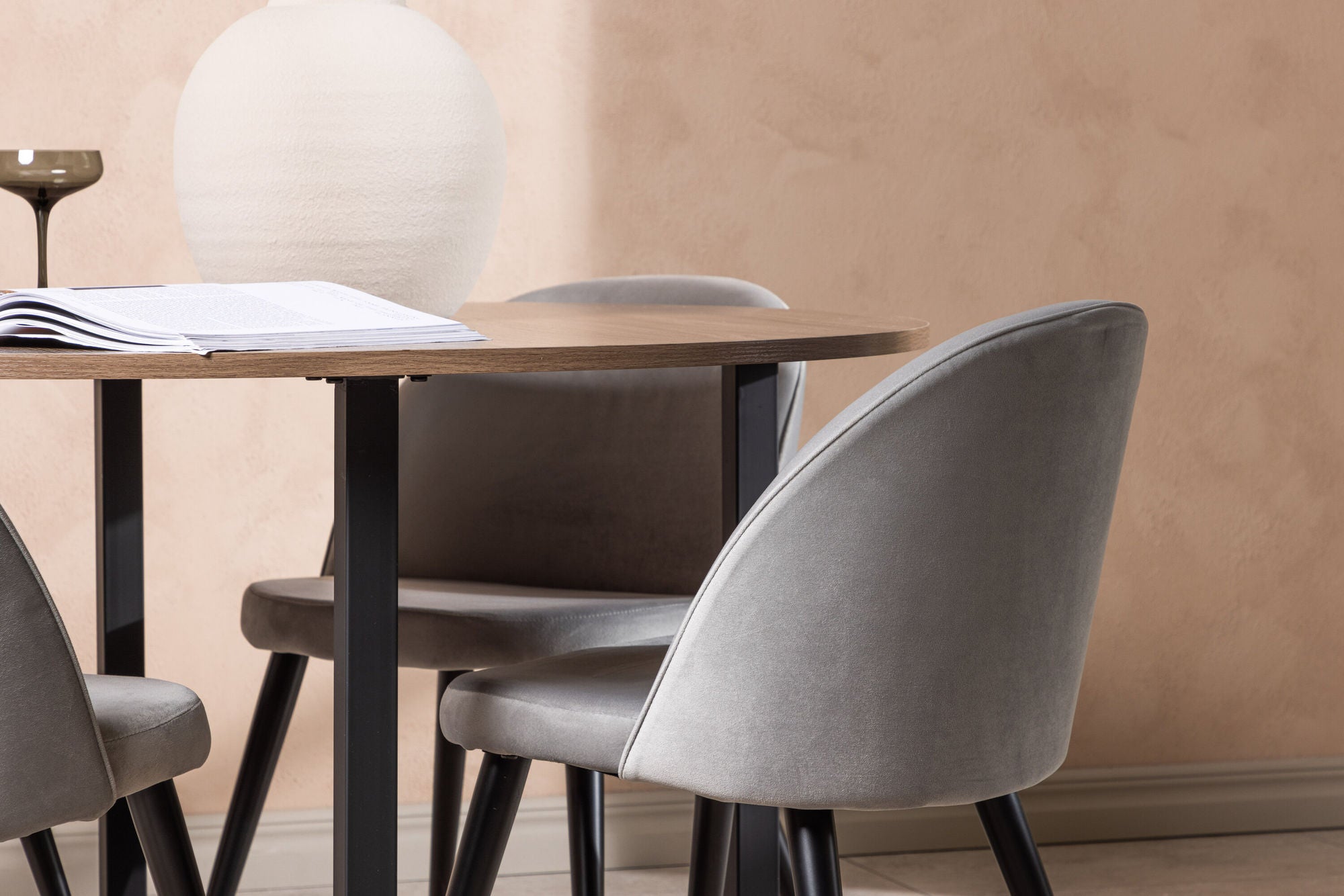Venture Home Durango spisebord - Black / Walnut MDF +Velvet Spisebordsstol - Light Grey / Black _4