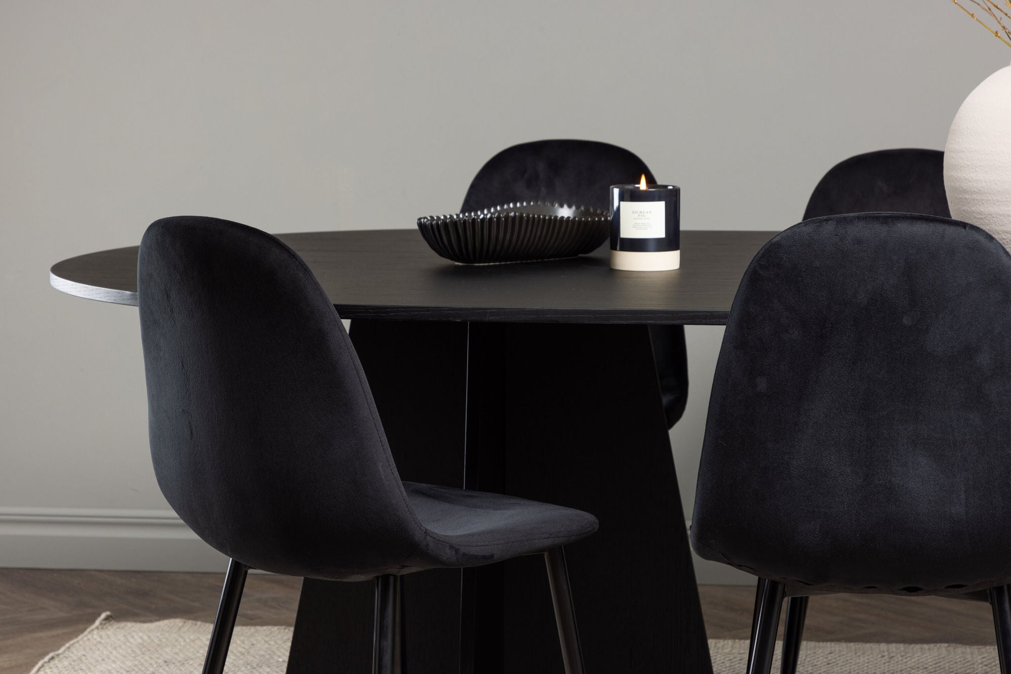 Venture Home Bootcut Oval spisebord - Black / Black Fanéer +Polar Spisebordsstol - Black legs / Black Velvet _6