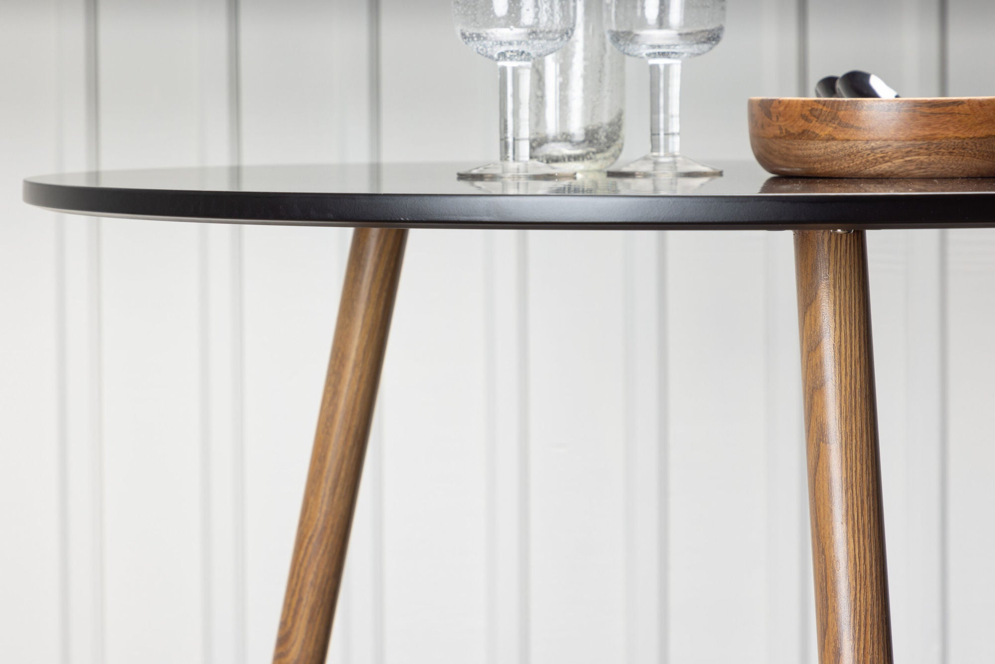Venture Home Polar spisebord ø90 - Dark oaklook / Black MDF