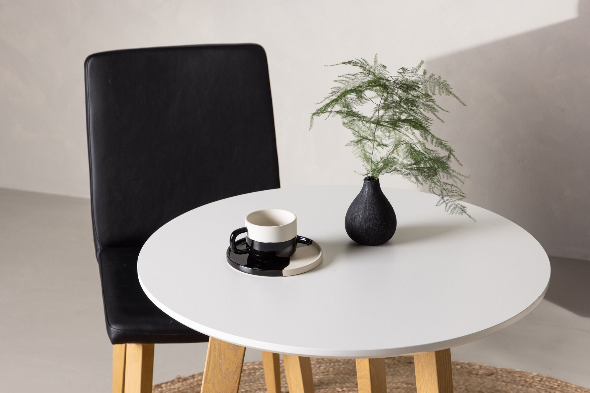 Venture Home Leonora spisebord φ65 - Oaklook / White MDF